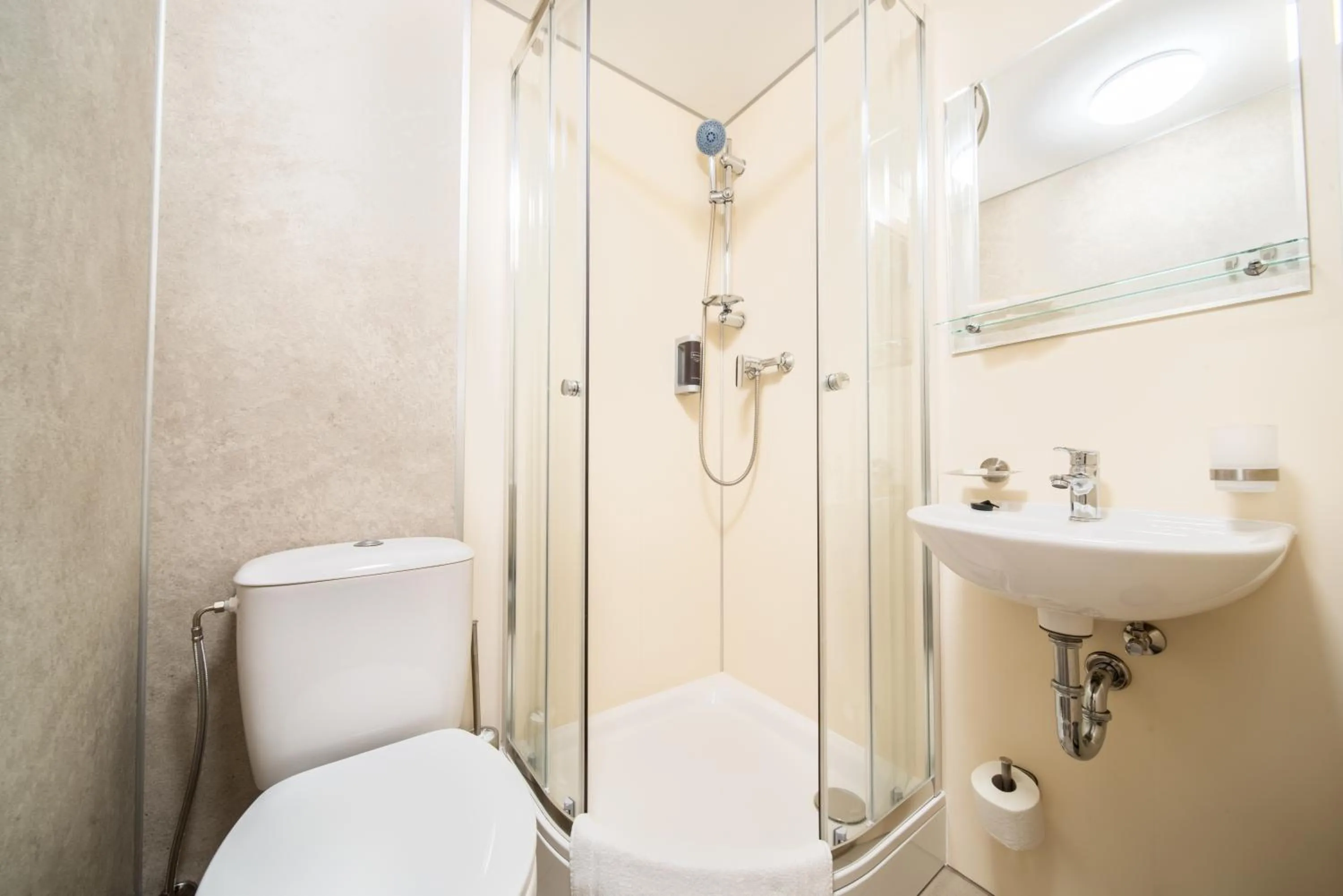 Shower in Botel Racek