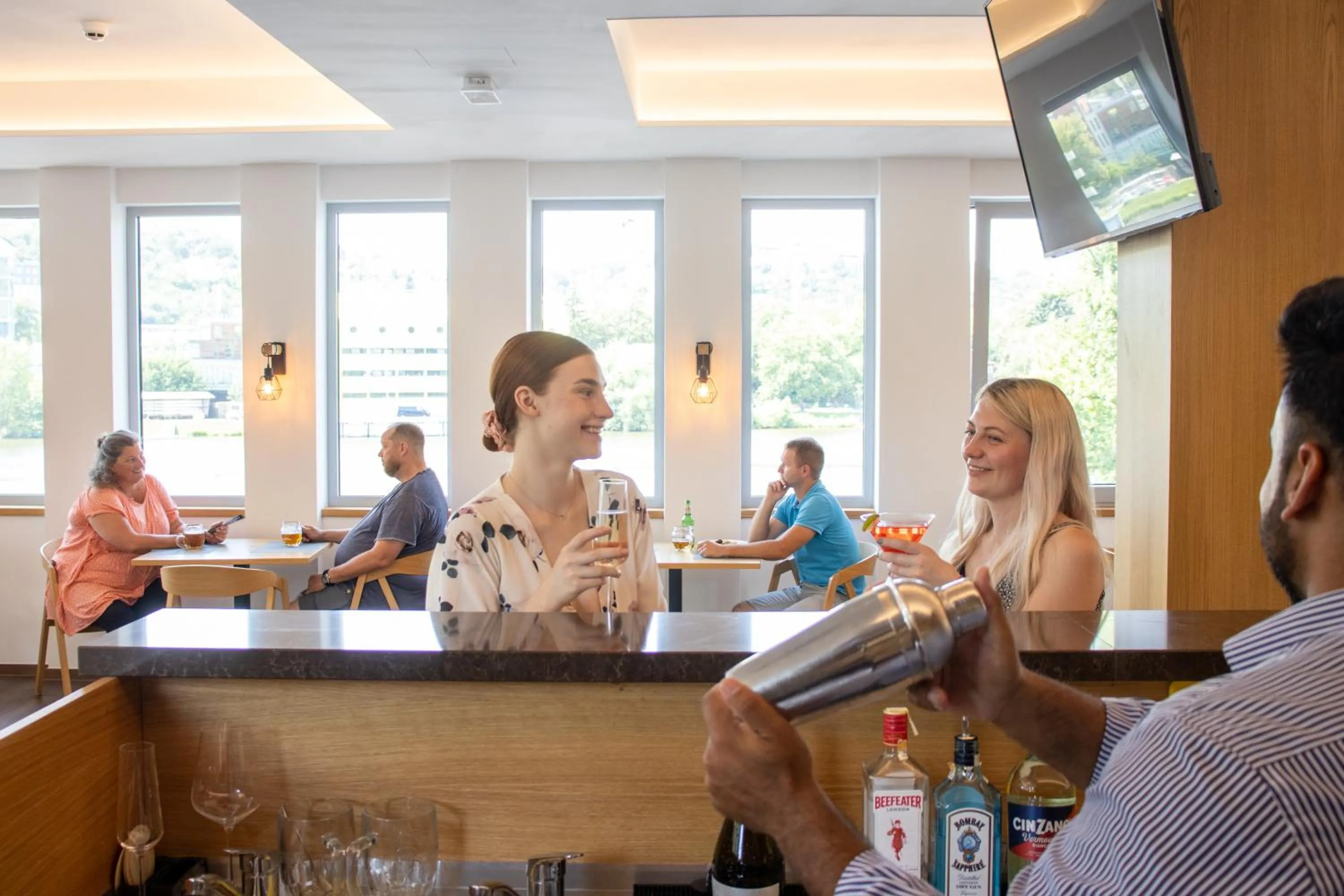 Restaurant/places to eat in Botel Racek