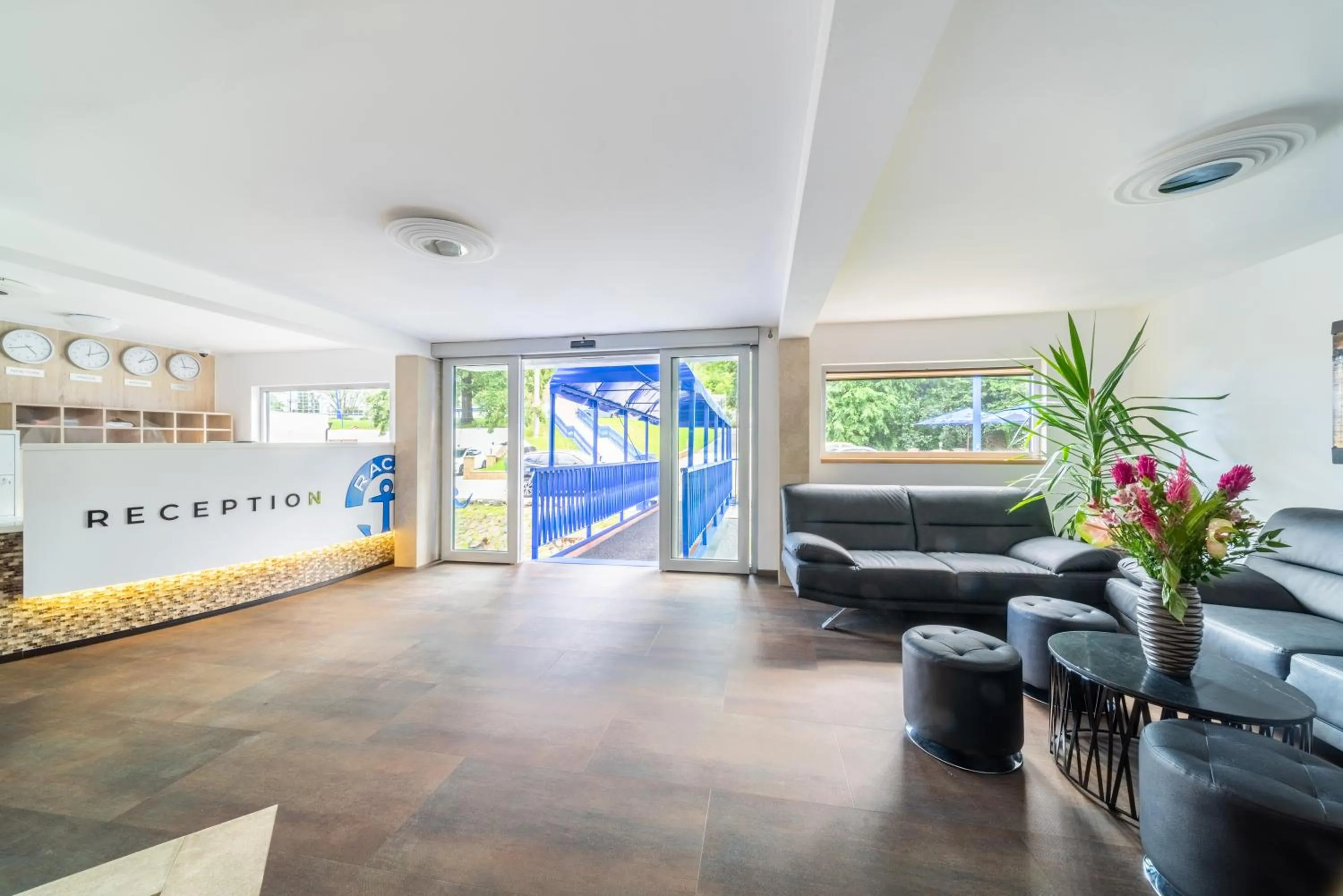 Lobby or reception in Botel Racek