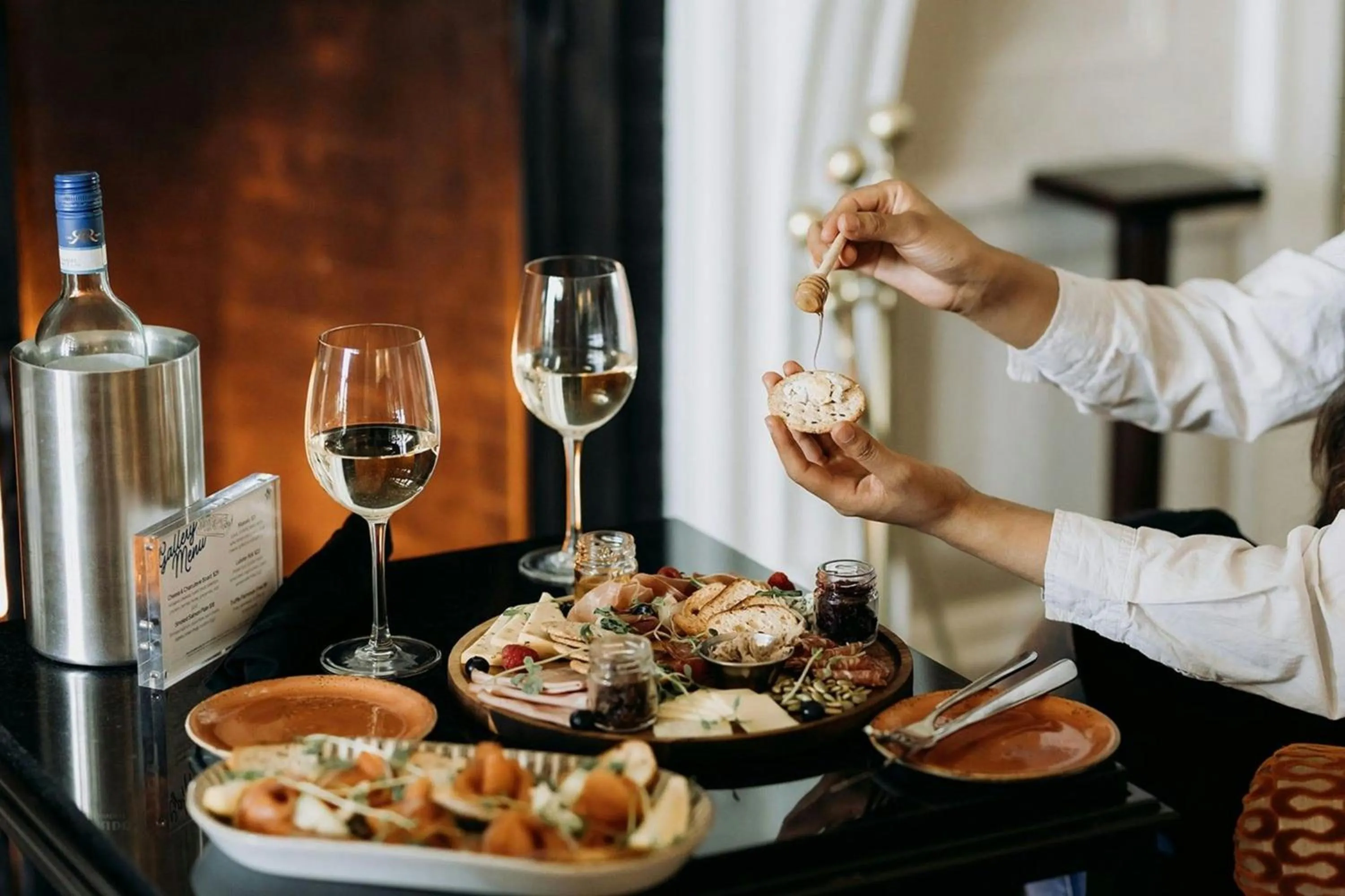 Lounge or bar in The Algonquin Resort St. Andrews by-the-Sea, Autograph Collection