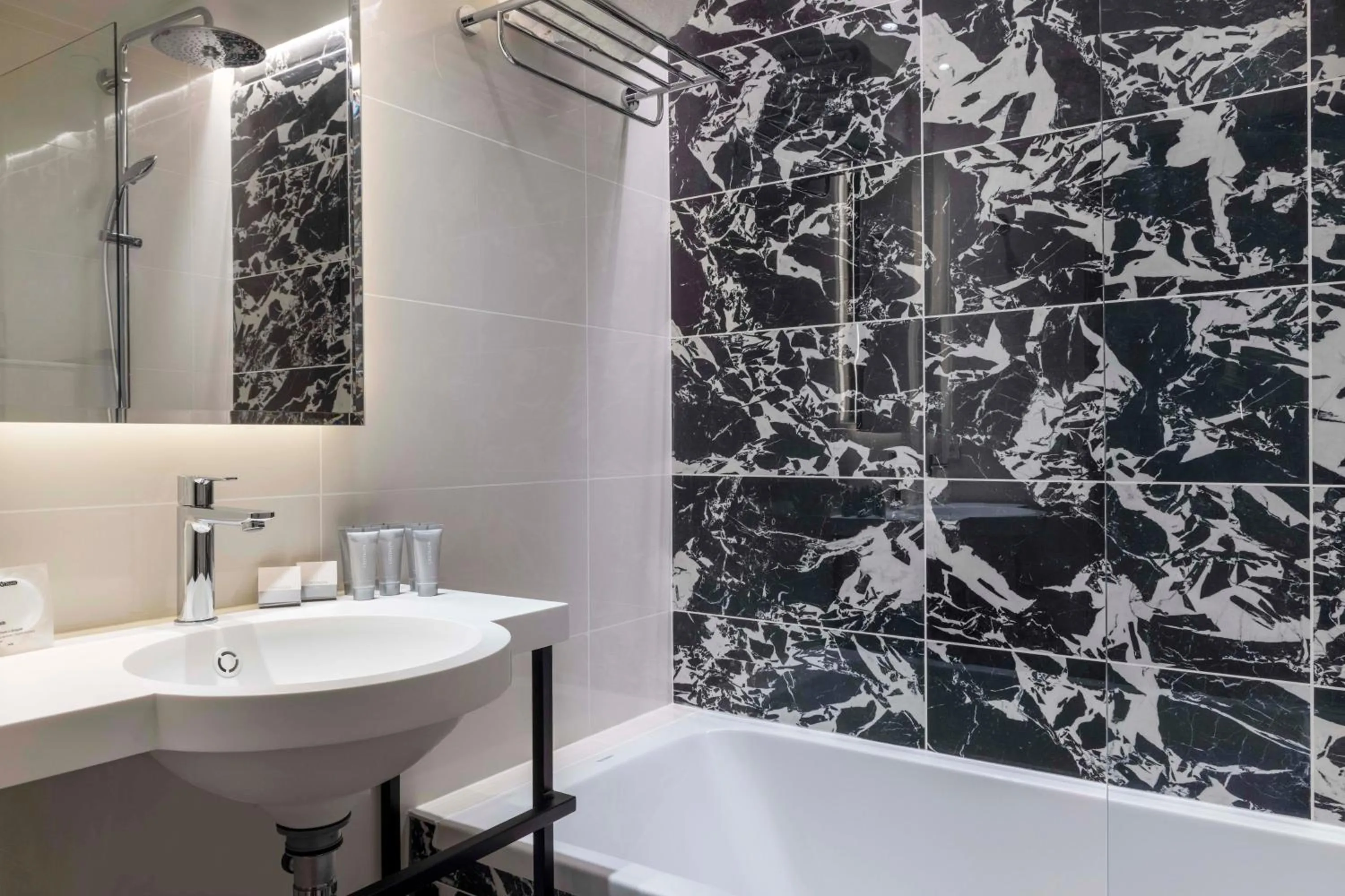 Bathroom in Hôtel La Canopée