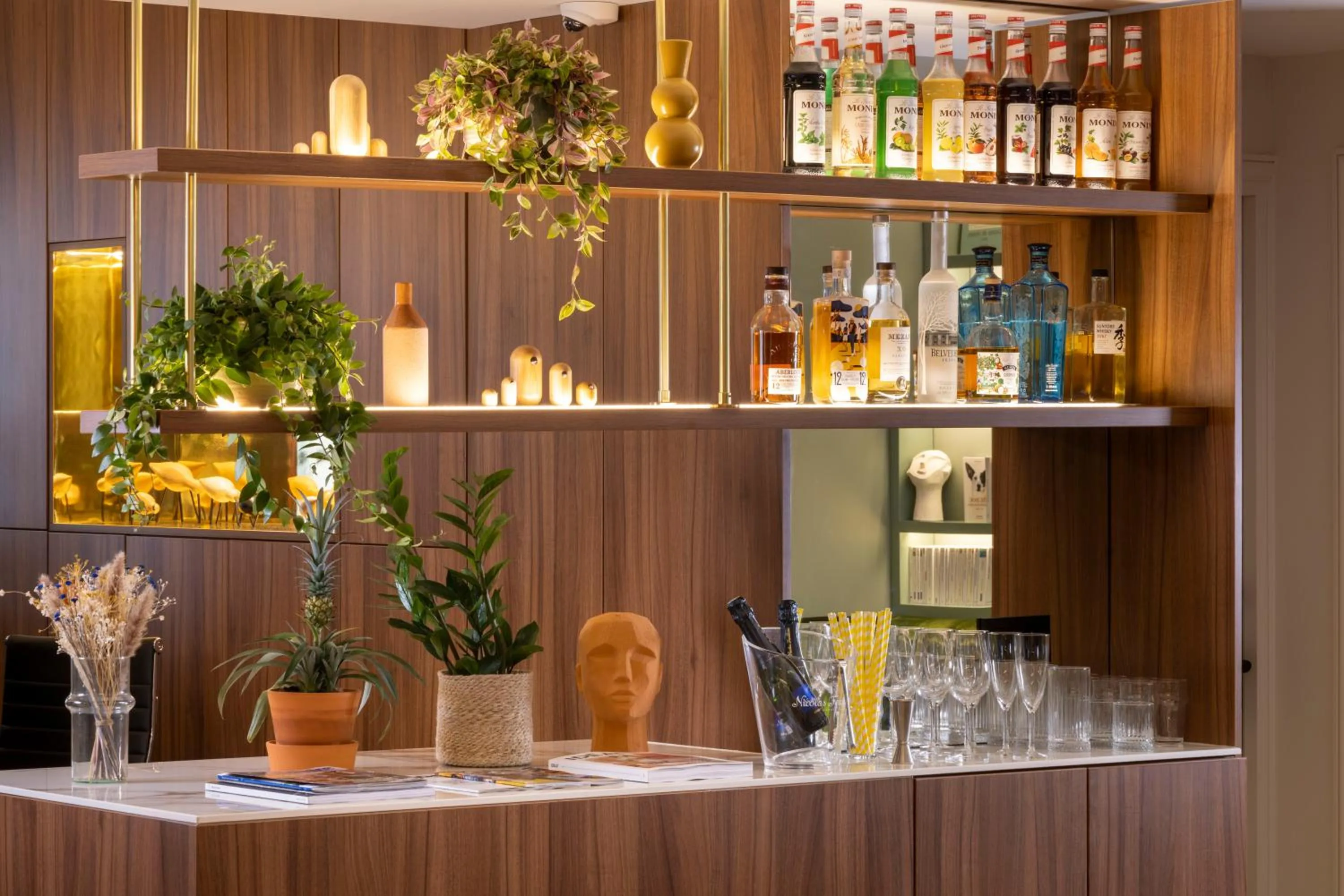 Lounge or bar in Hôtel La Canopée