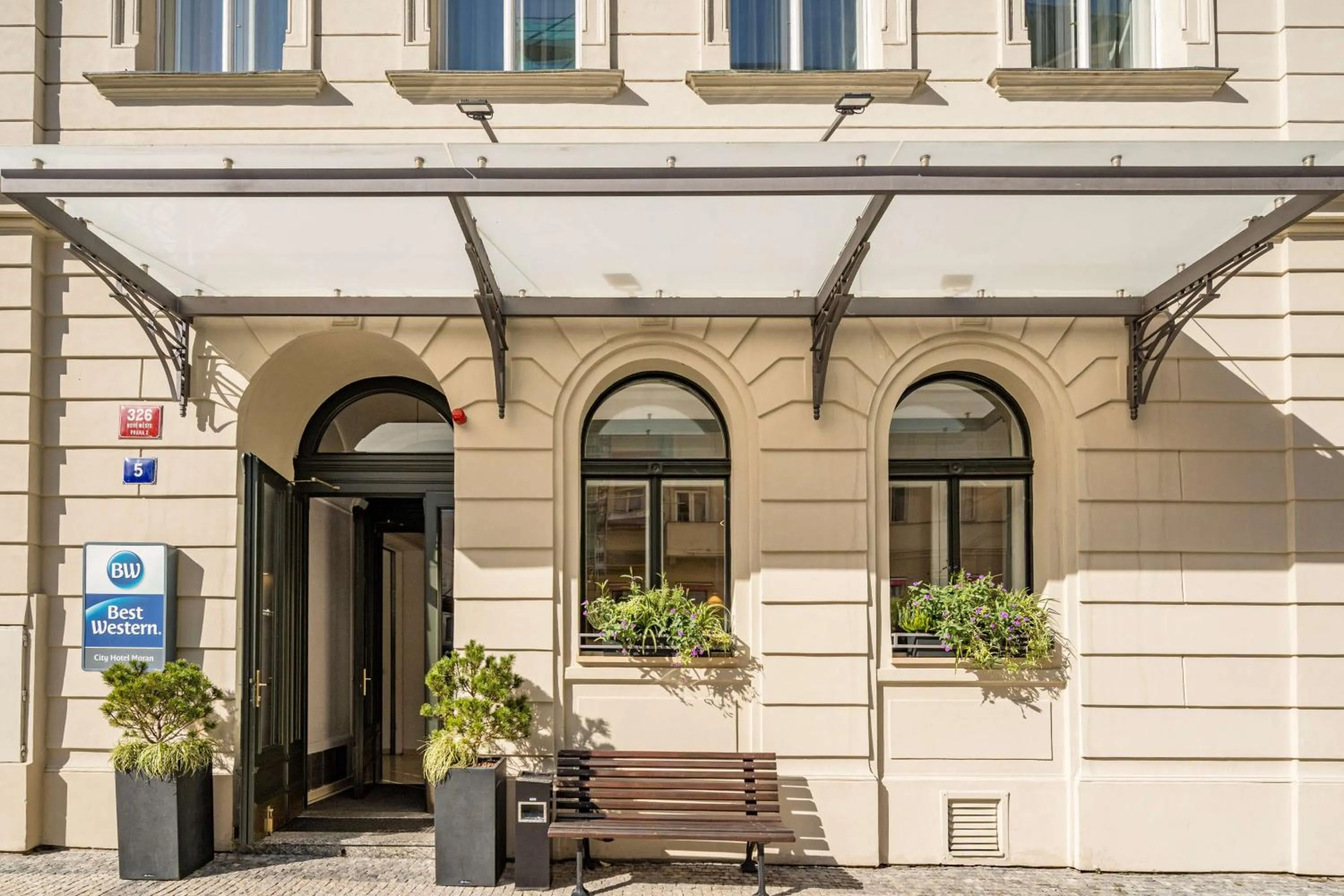 Property building in Best Western Hotel Moran