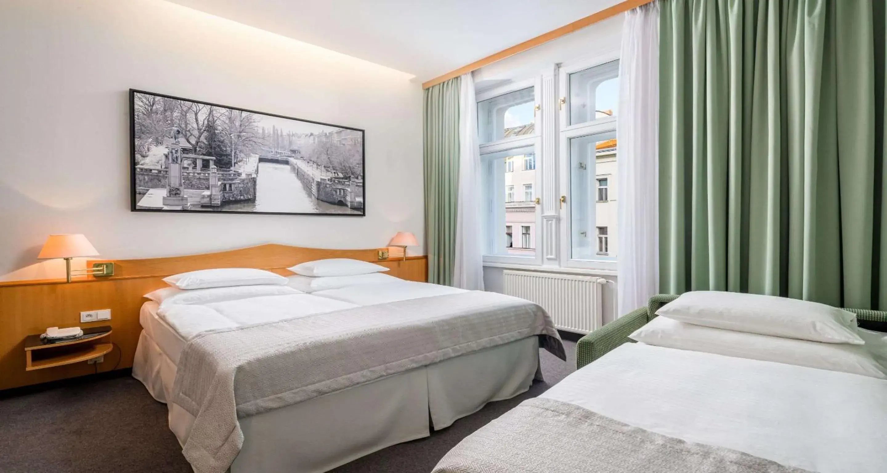 Superior Double Room with Sofabed in Best Western Hotel Moran Superior Double Room with Sofabed in Best Western Hotel Moran