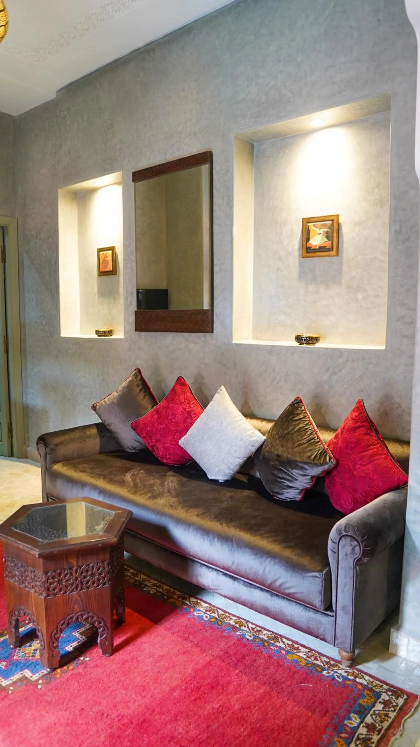 Seating area in Riad Sultan Suleiman