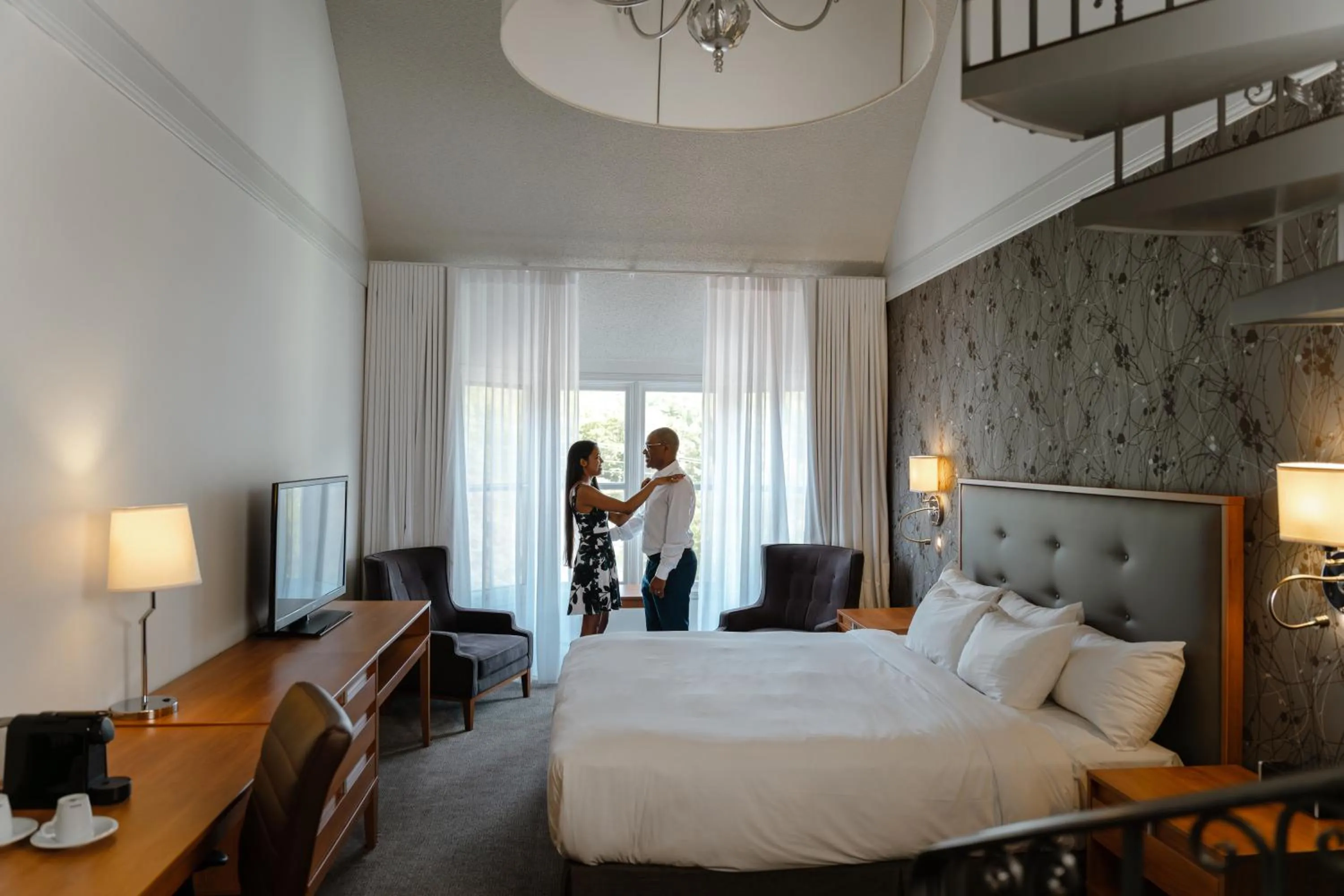 Bedroom, Bed in Hotel Chateau Bromont