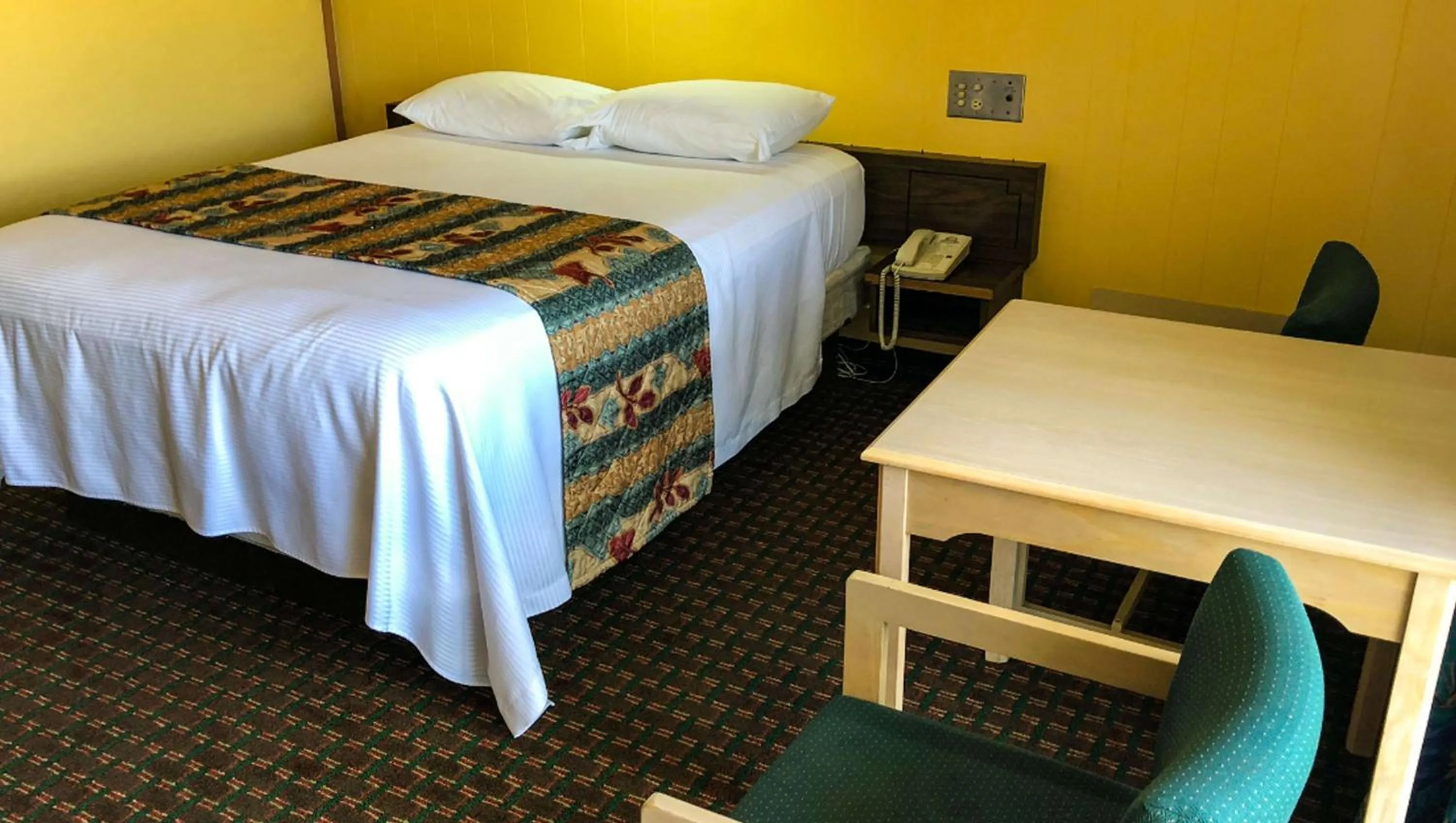 Photo of the whole room in Sunset Inn Manning