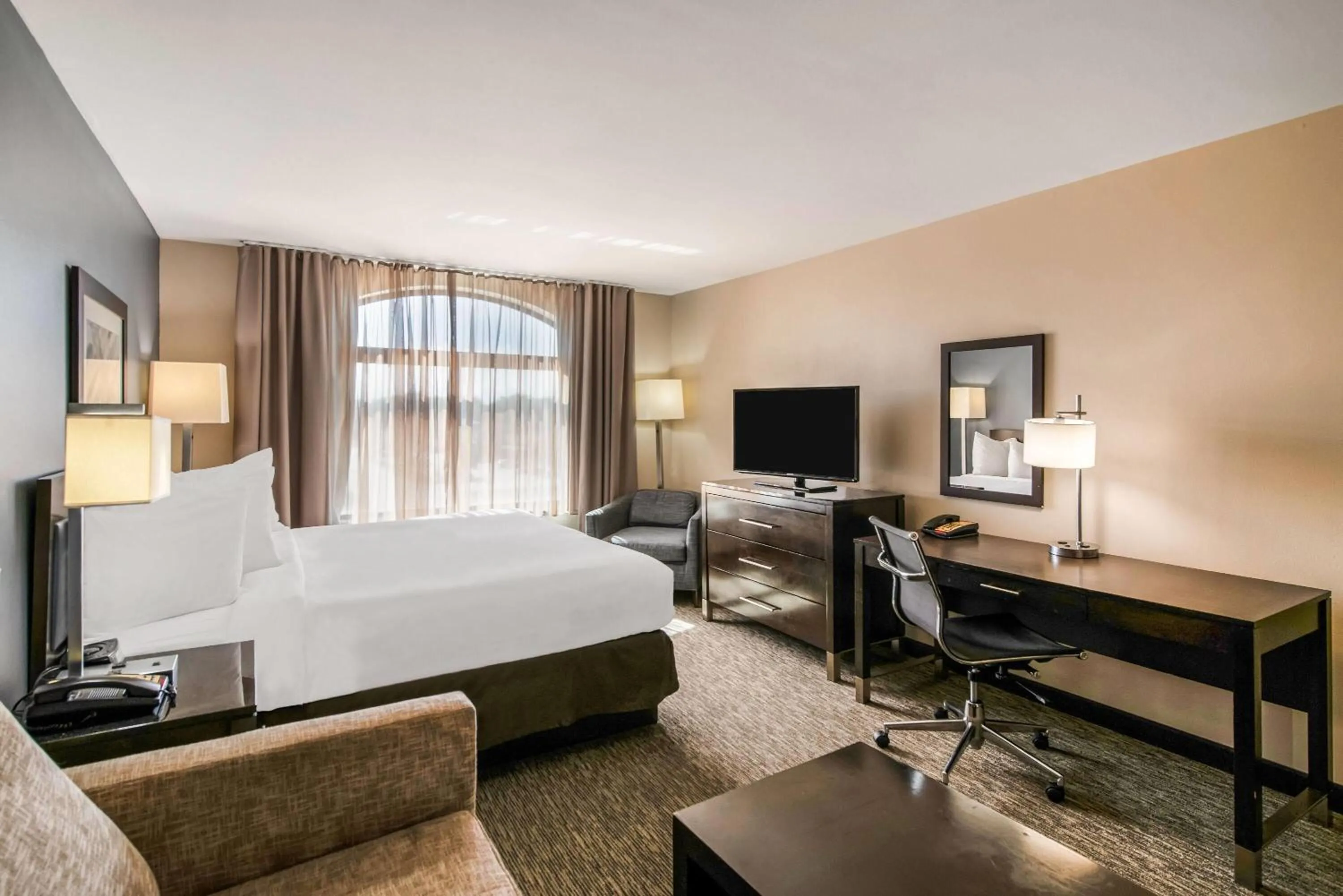 Bed in Wingate Slidell New Orleans