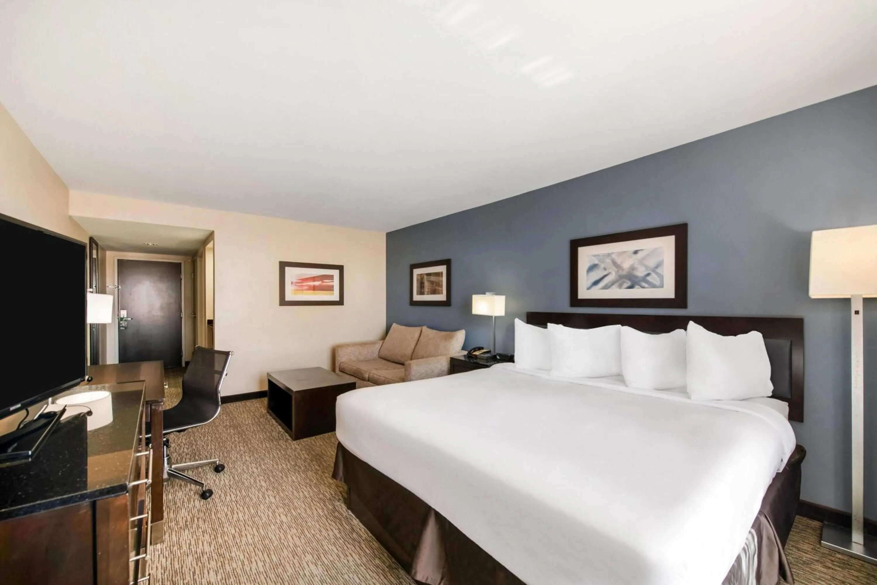 Bed in Wingate Slidell New Orleans