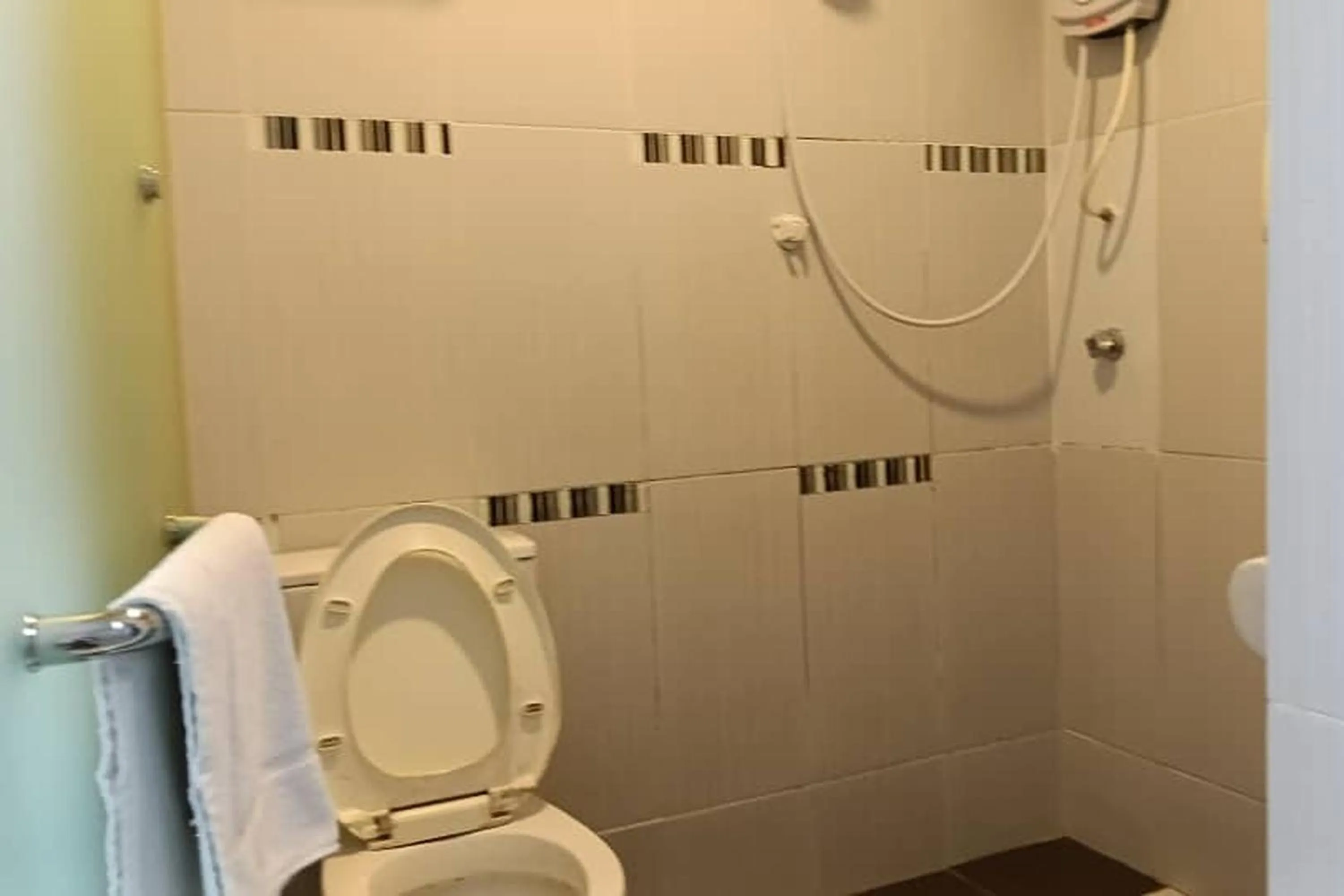 Shower in Mars Hotel