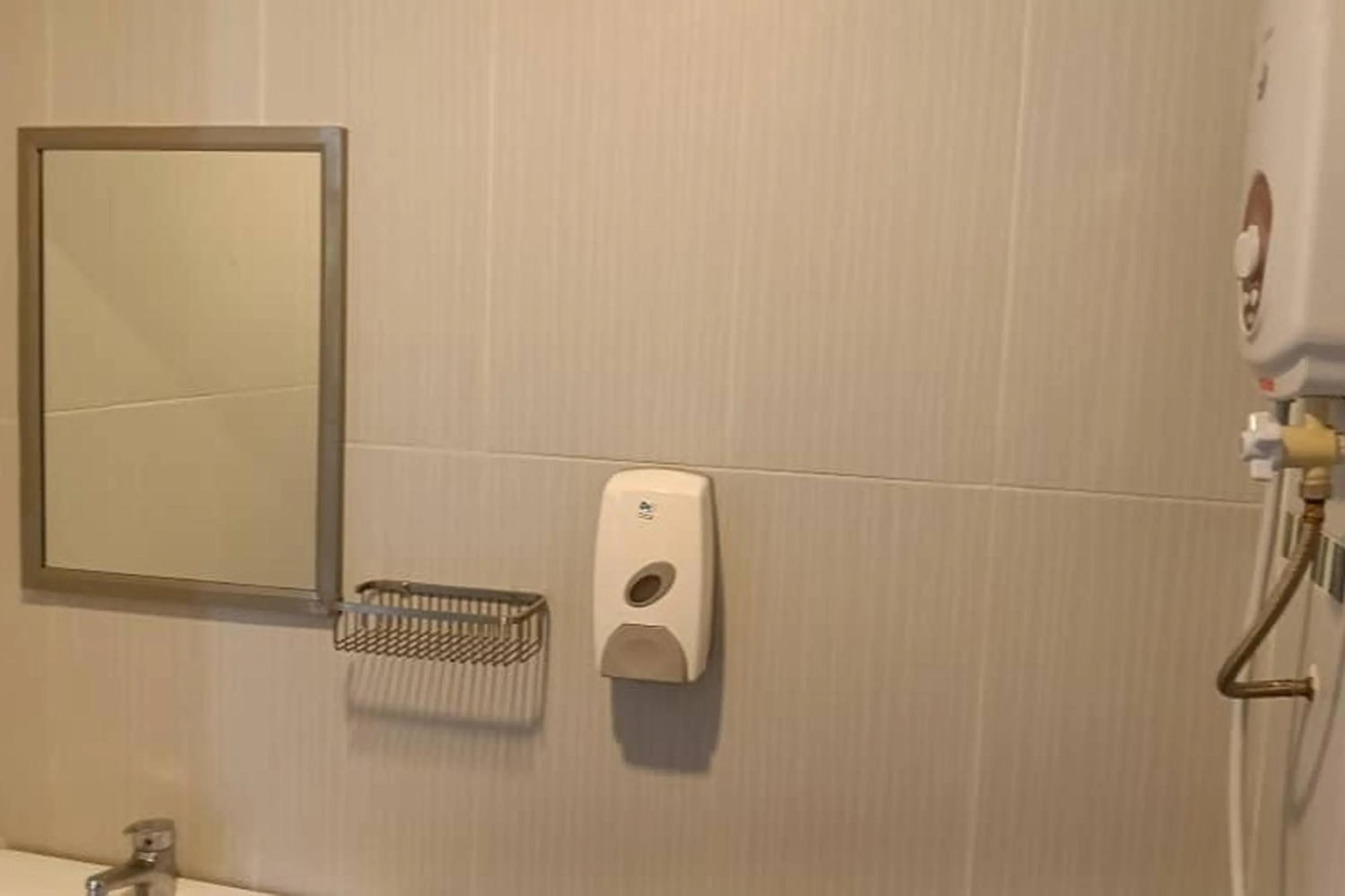 Shower in Mars Hotel