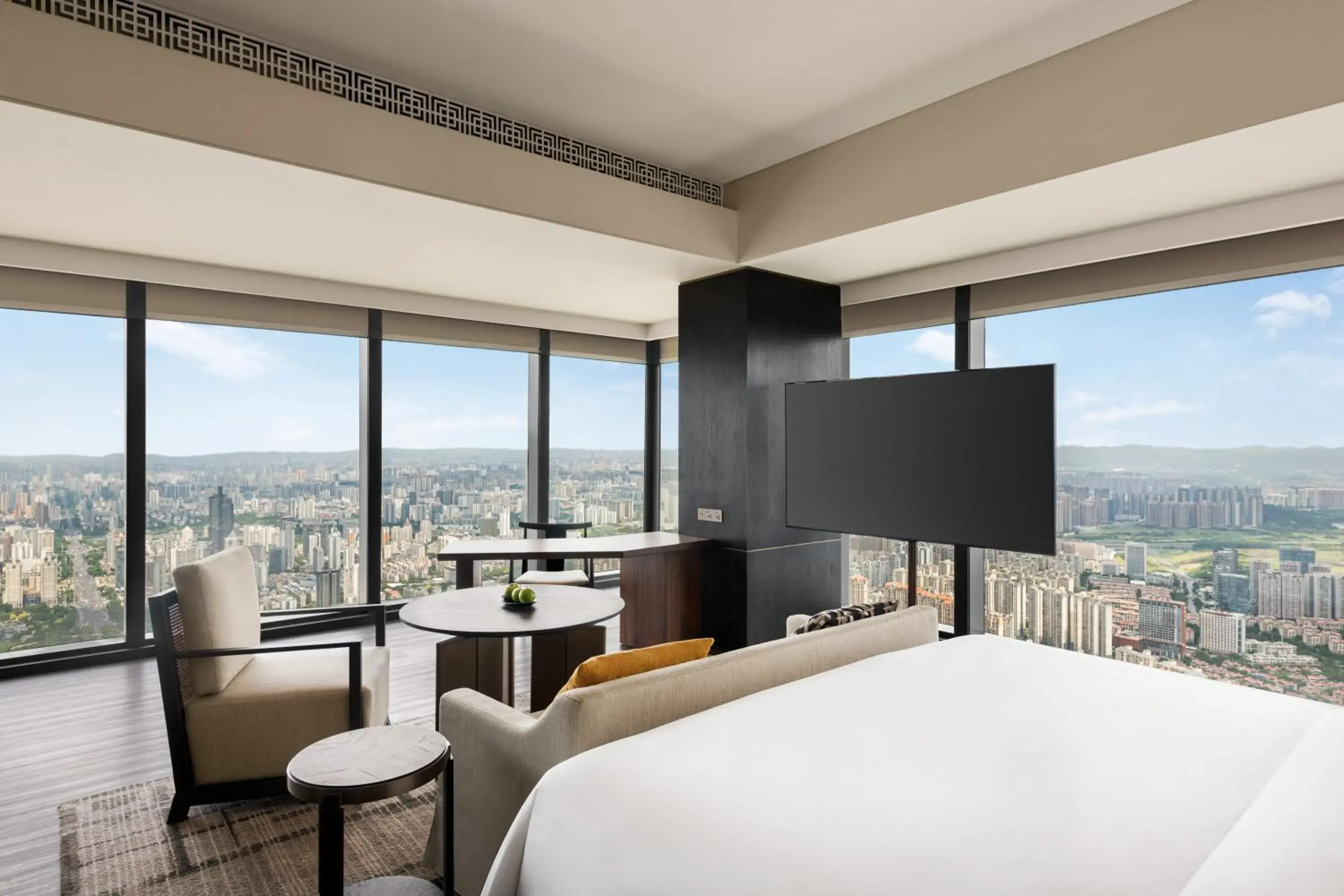 Horizon Premier Room in Shangri-La Nanning - The tallest hotel worldwide in Shangri-La Group Horizon Premier Room in Shangri-La Nanning - The tallest hotel worldwide in Shangri-La Group
