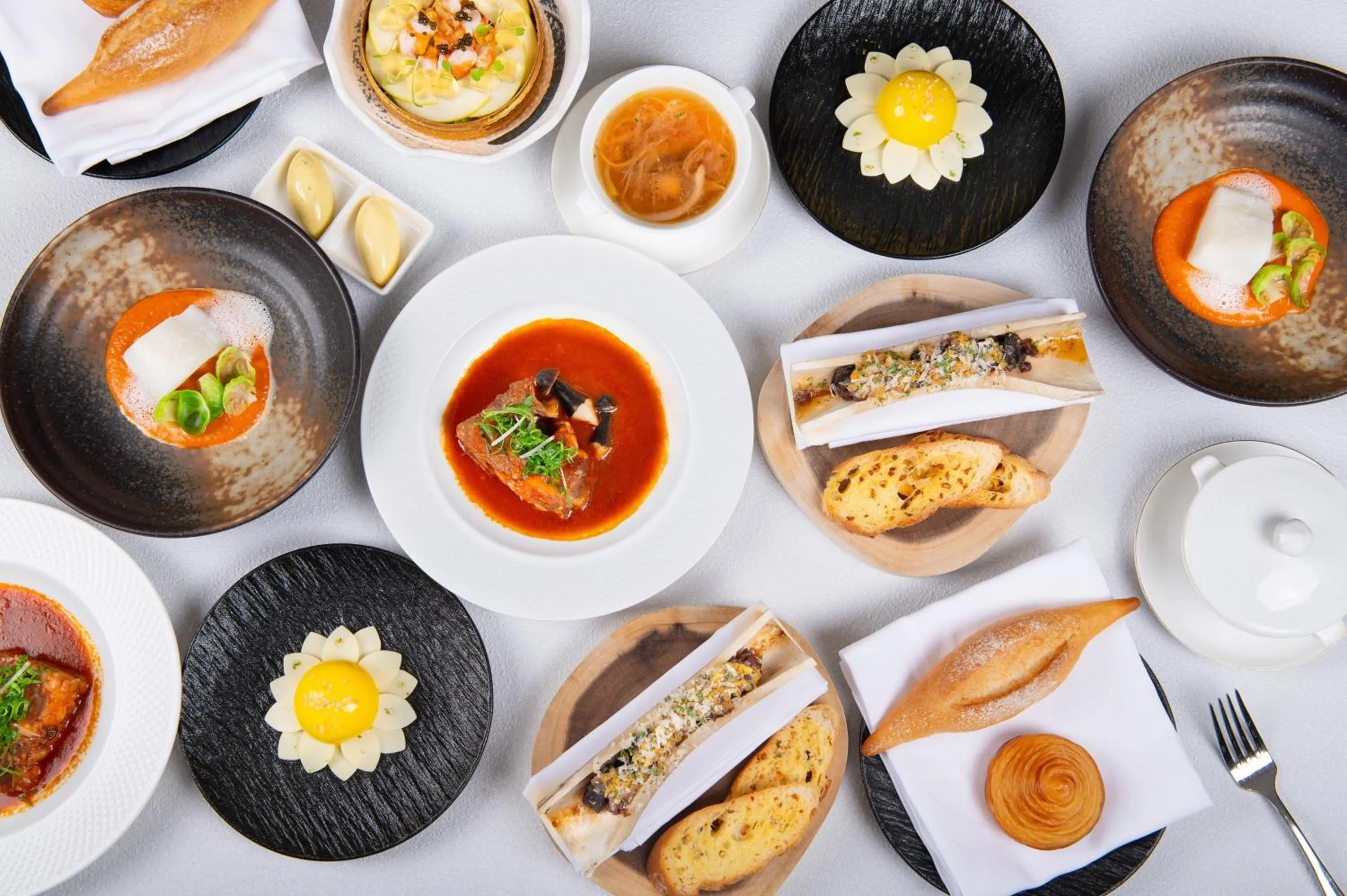 Restaurant/places to eat in Shangri-La Nanning - The tallest hotel worldwide in Shangri-La Group