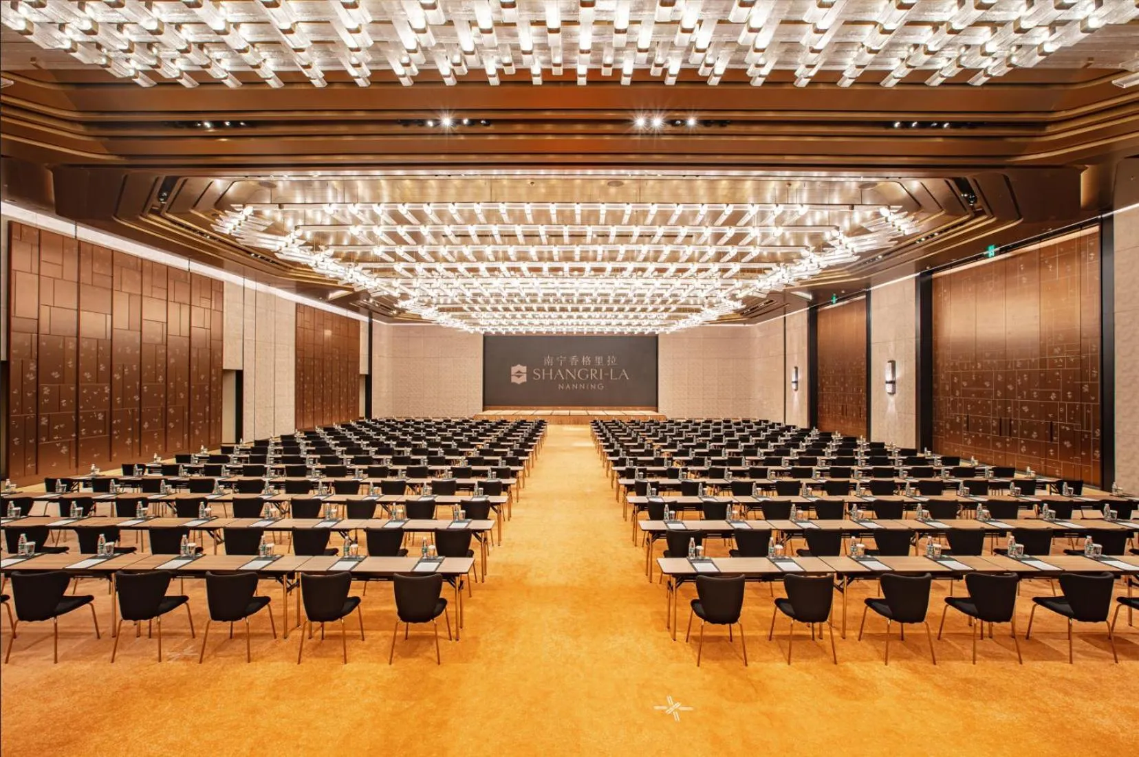 Meeting/conference room in Shangri-La Nanning - The tallest hotel worldwide in Shangri-La Group