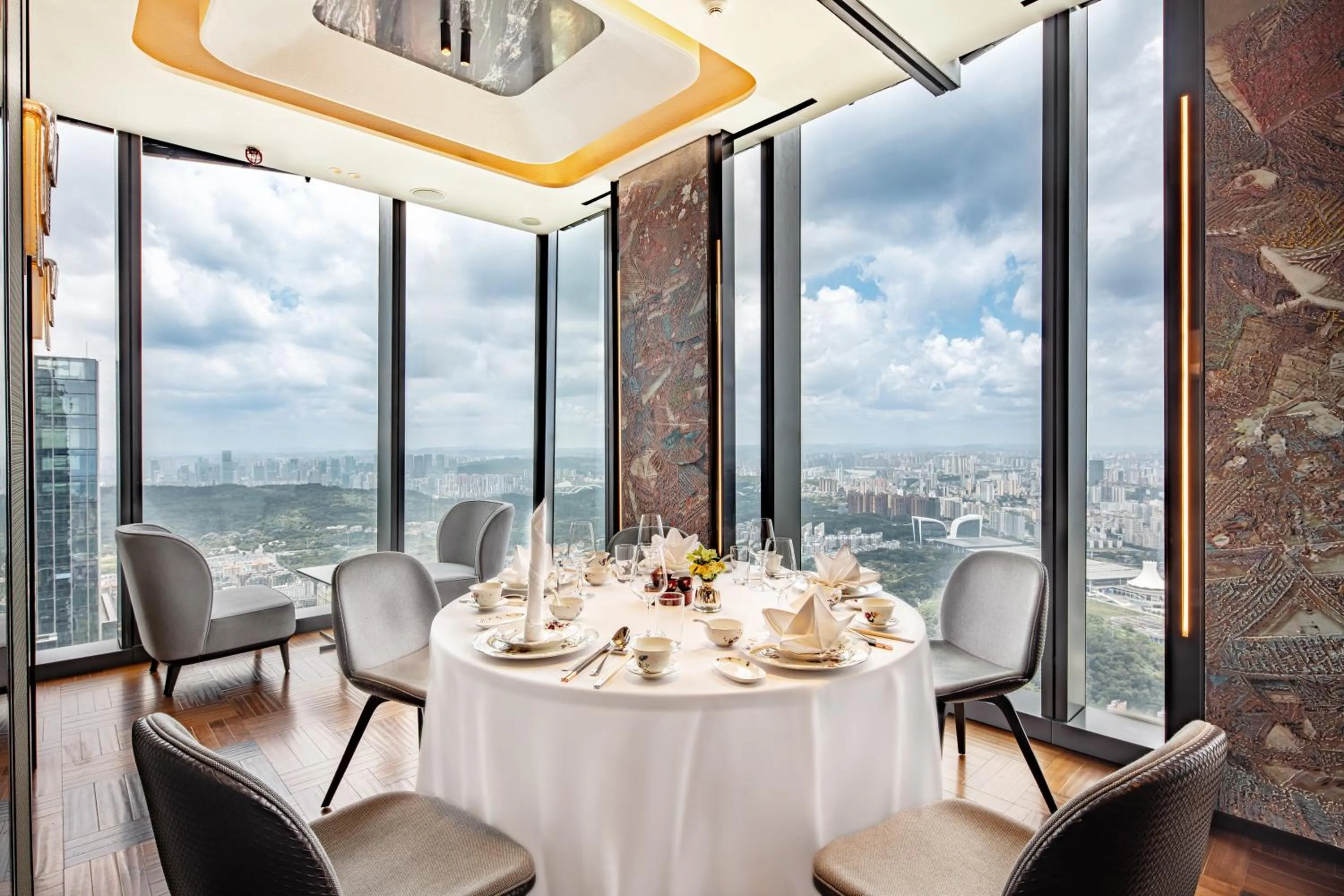 Restaurant/places to eat in Shangri-La Nanning - The tallest hotel worldwide in Shangri-La Group
