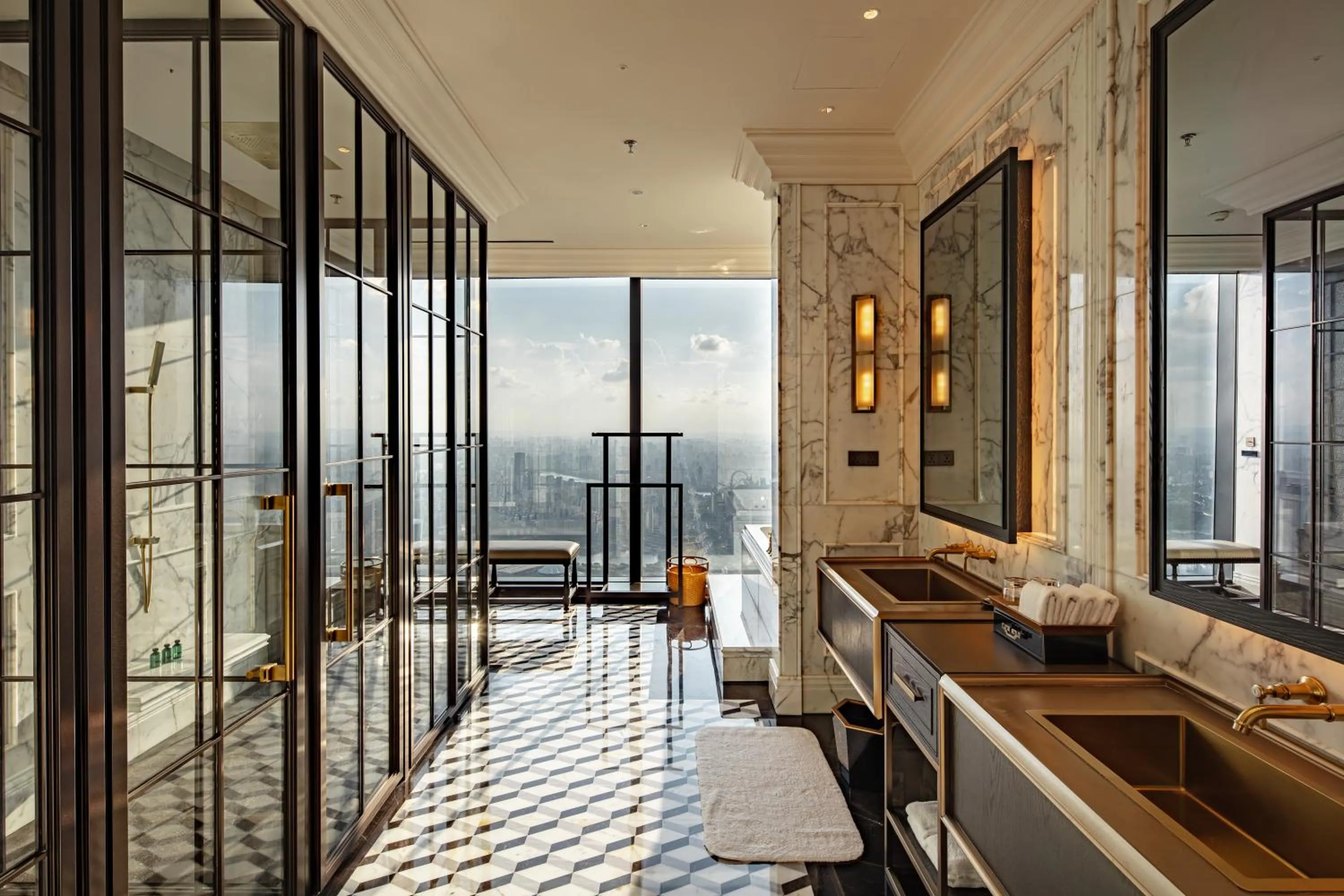 Bathroom in Shangri-La Nanning - The tallest hotel worldwide in Shangri-La Group
