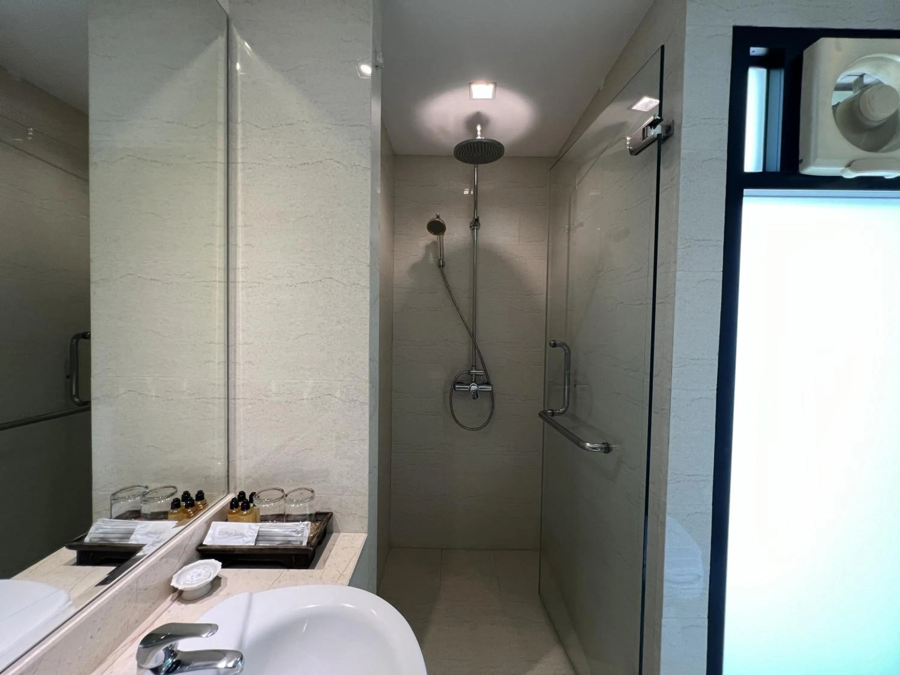 Shower in Silom Forest Exclusive Residence