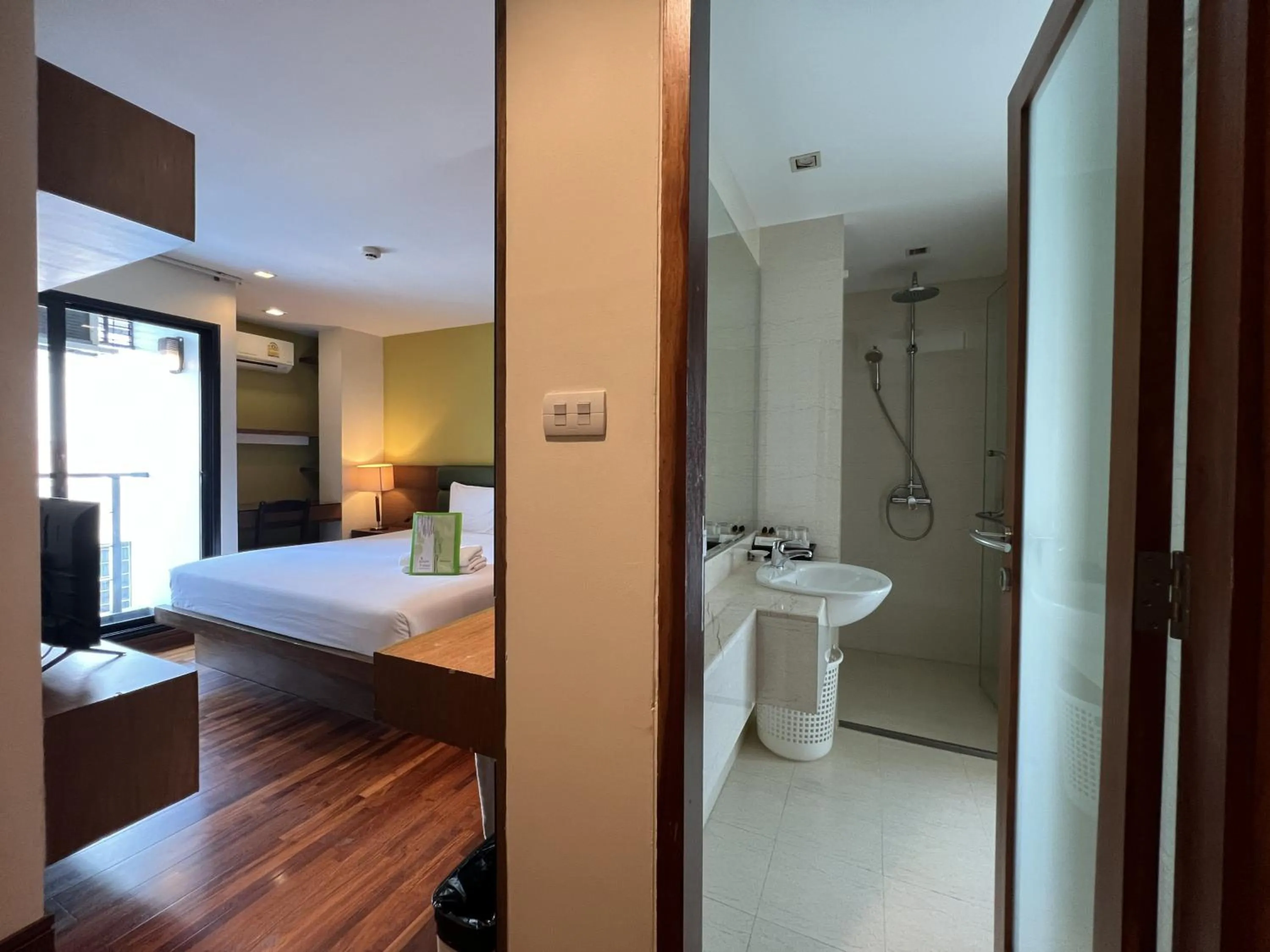 Bathroom, Bed in Silom Forest Exclusive Residence