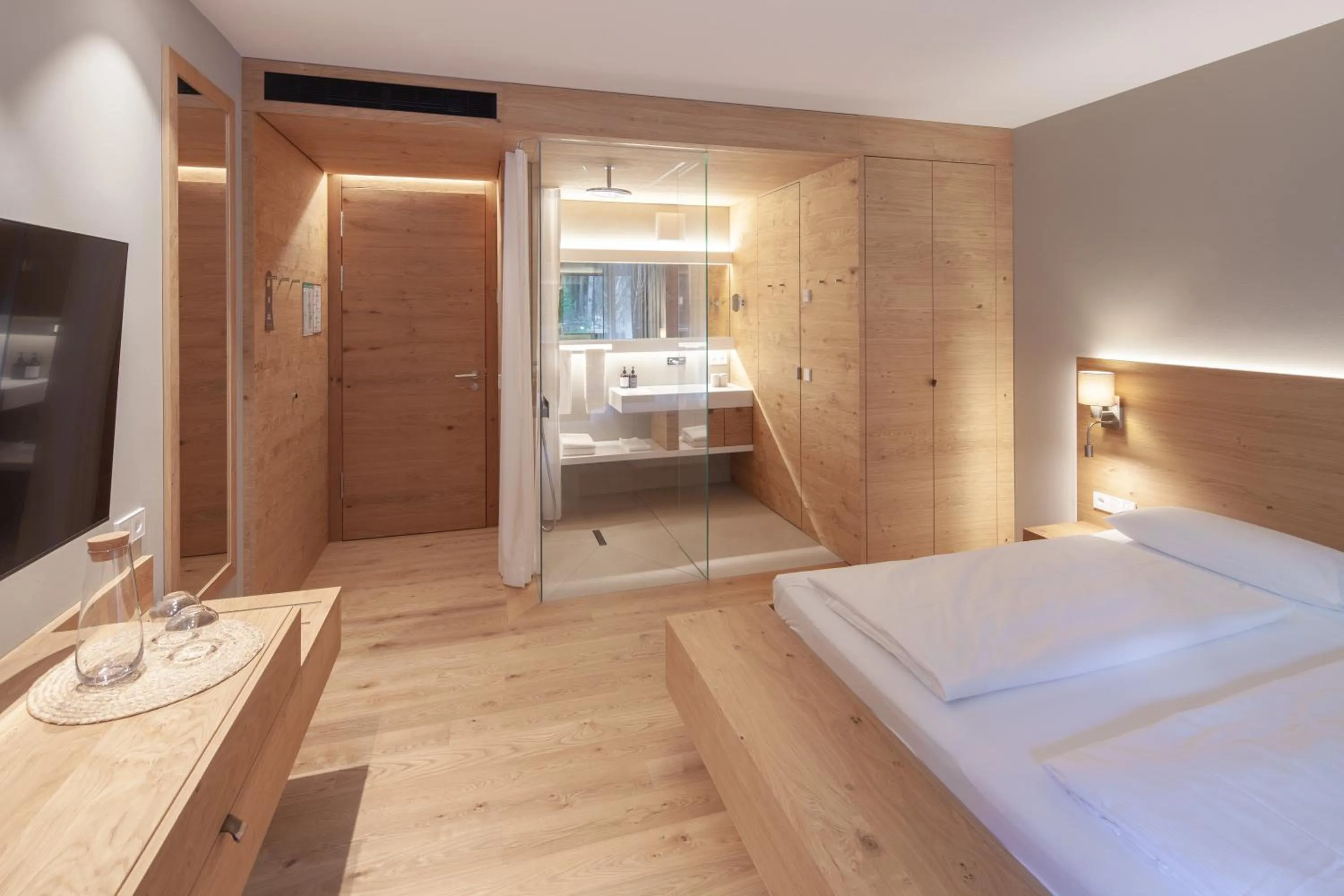 Shower, Bed in Hotel Munde