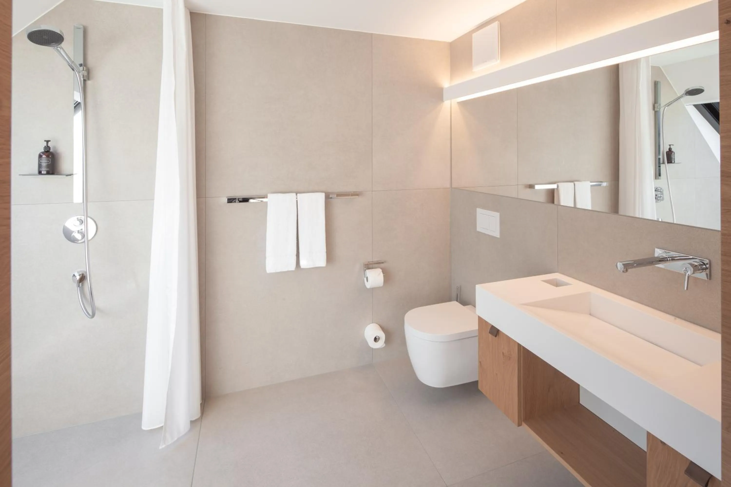 Shower in Hotel Munde