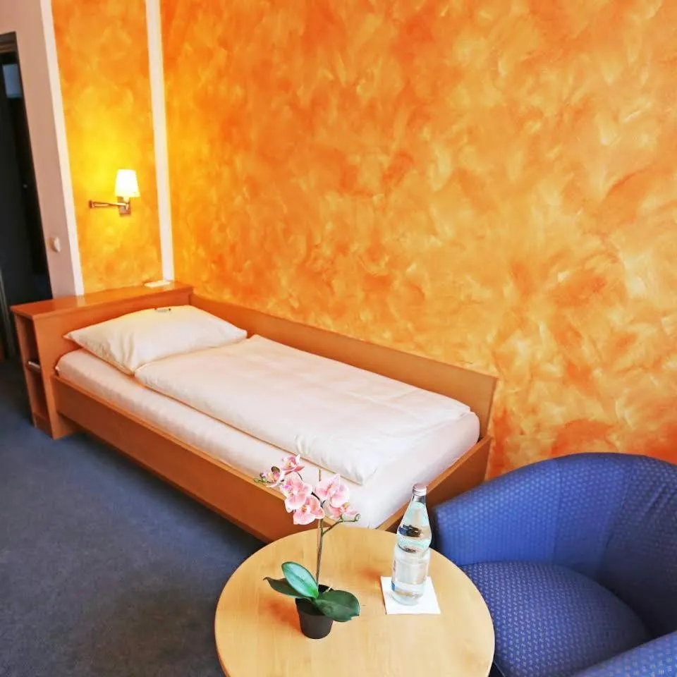 Bed in Hotel Graf Lehndorff zur Messe