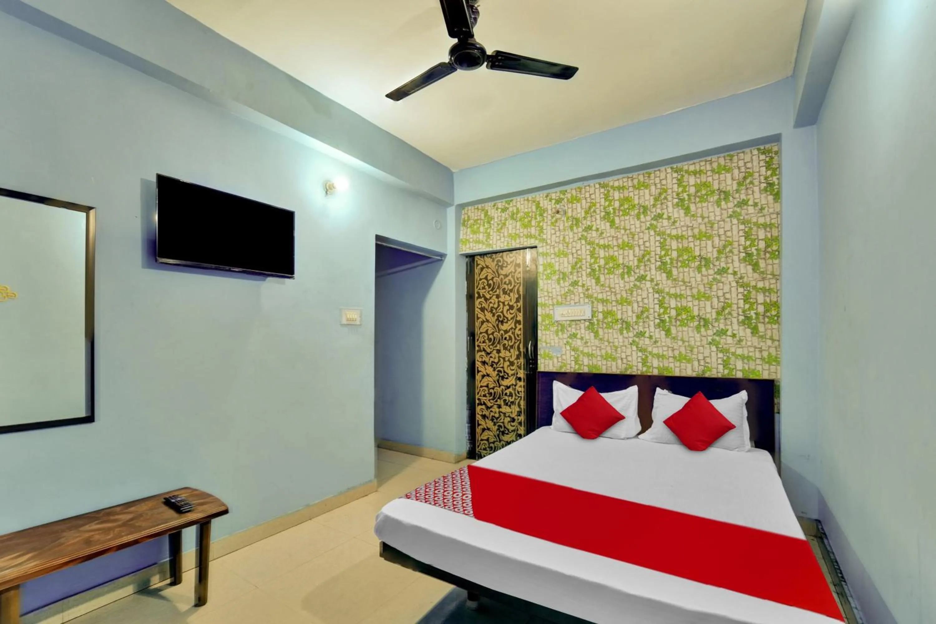 Bedroom, Bed in Hotel O Glad Guest House