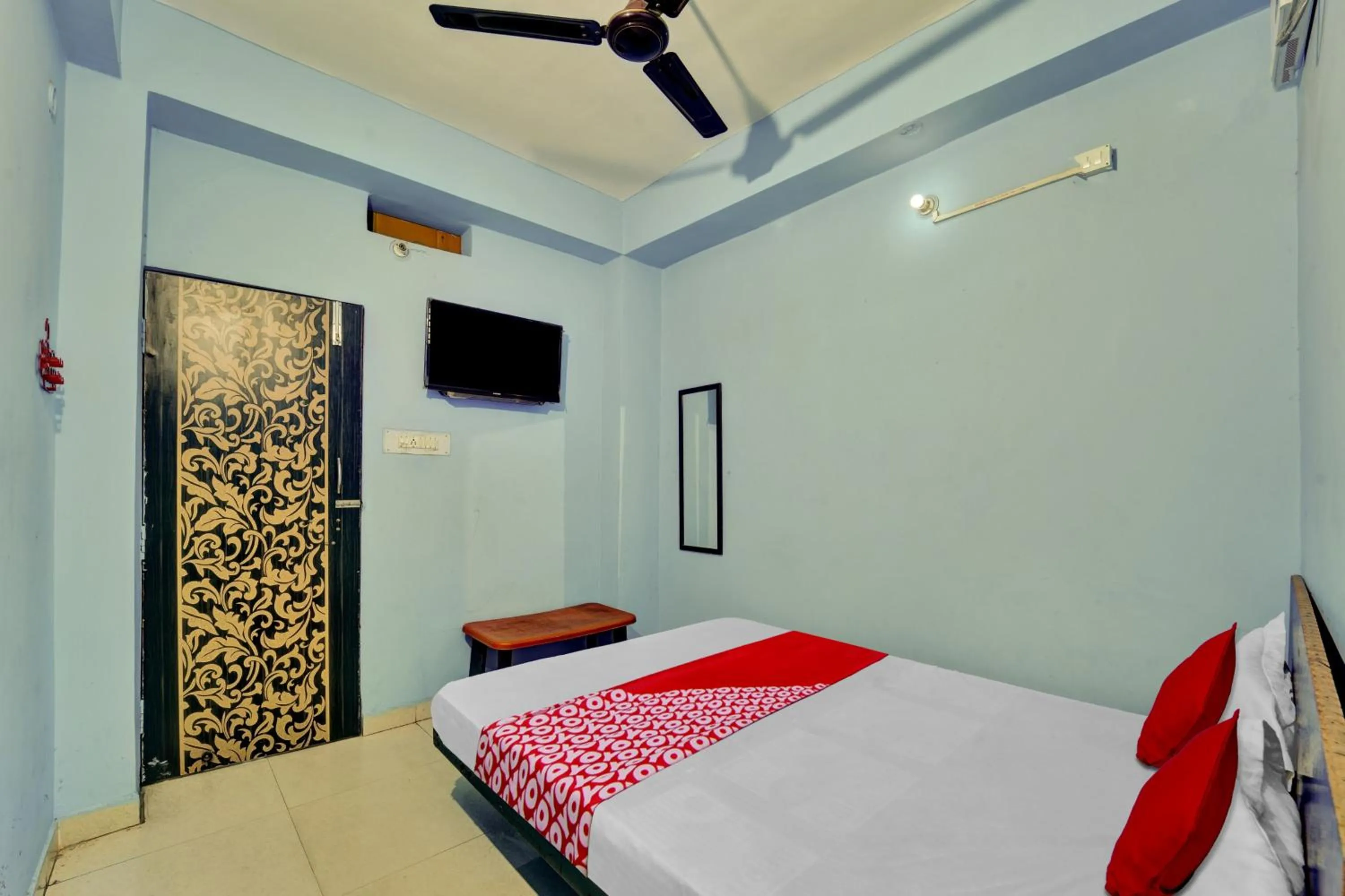 Bedroom, Bed in Hotel O Glad Guest House