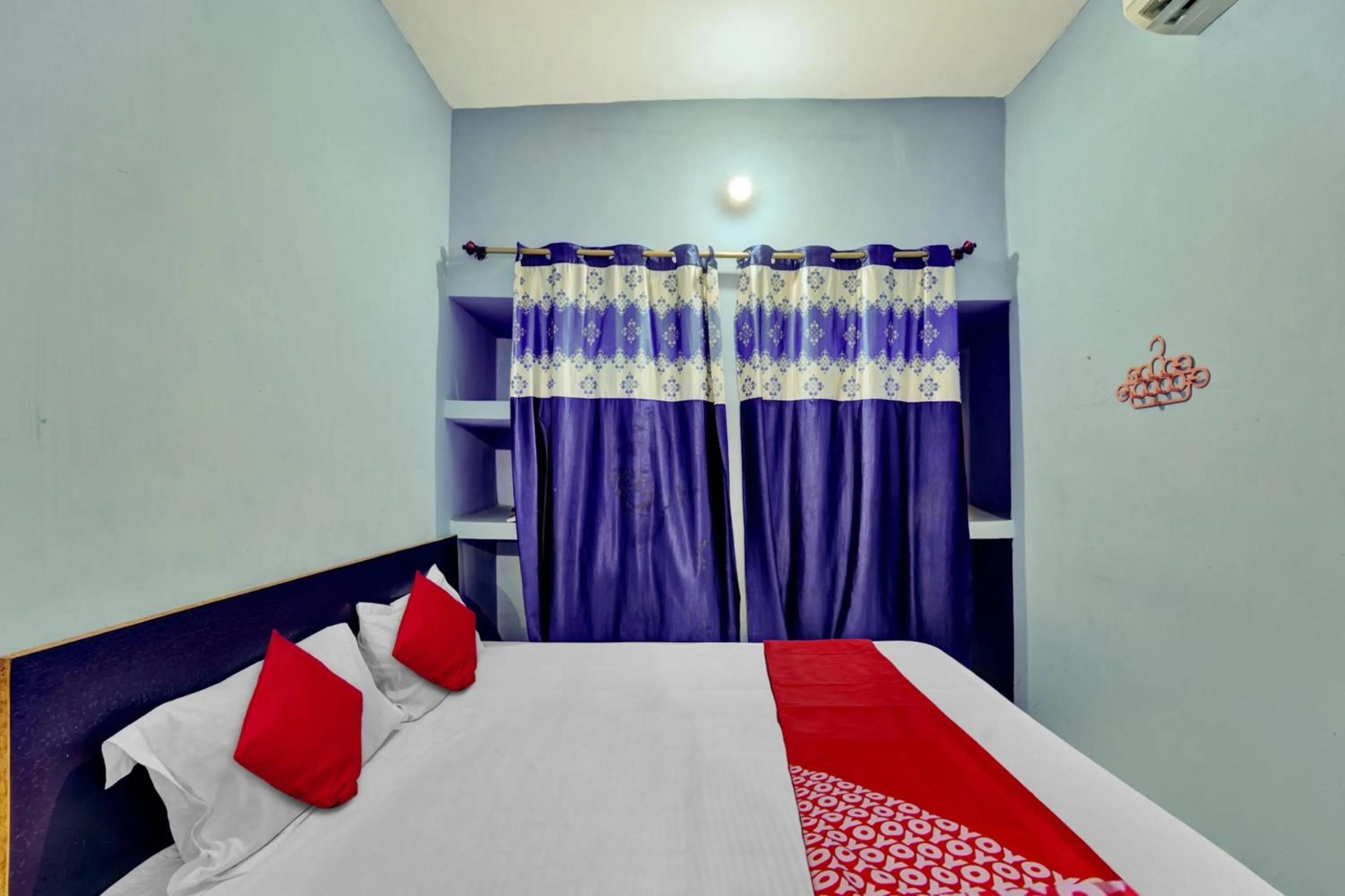 Bedroom, Bed in Hotel O Glad Guest House