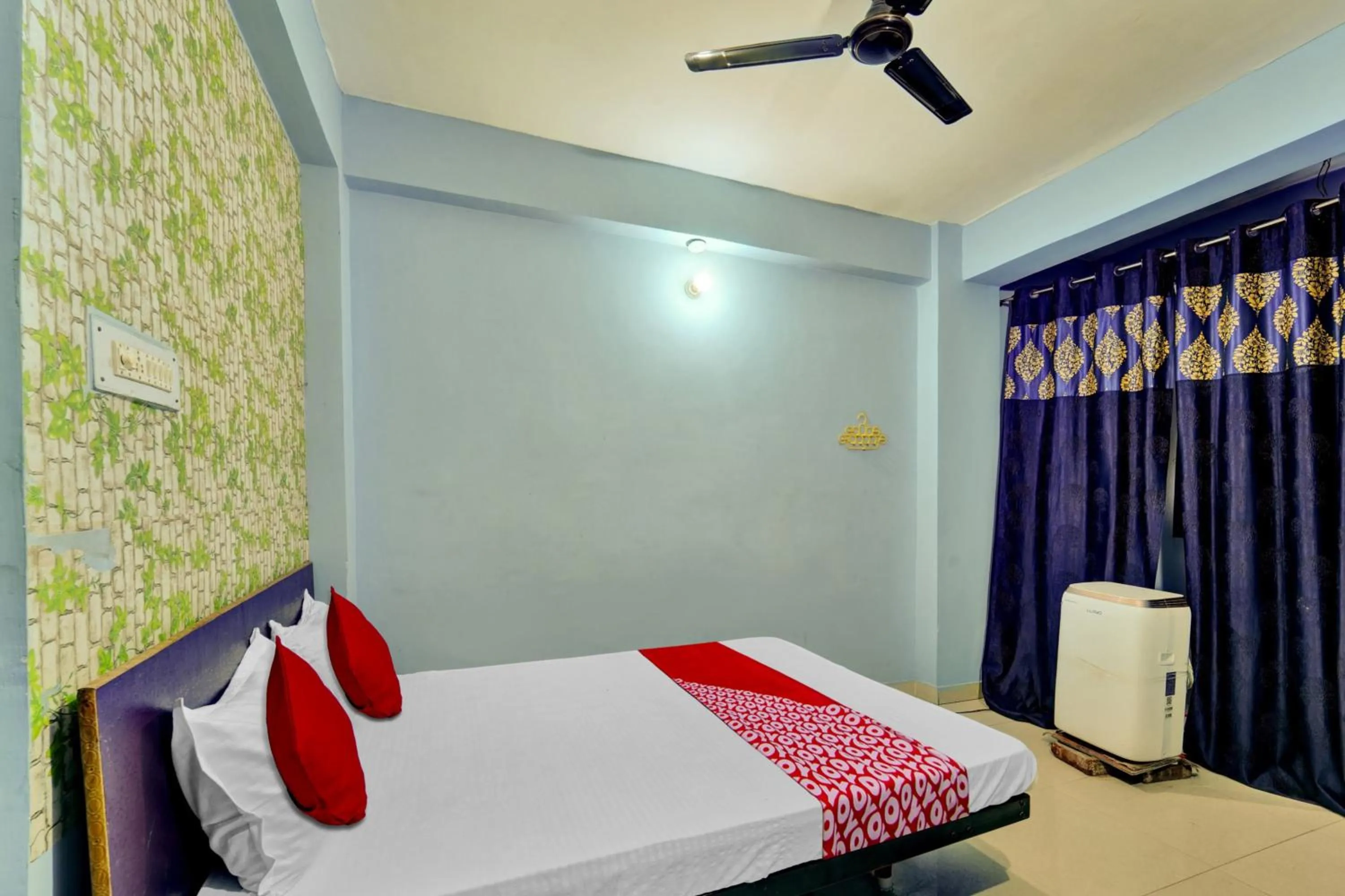 Bedroom, Bed in Hotel O Glad Guest House