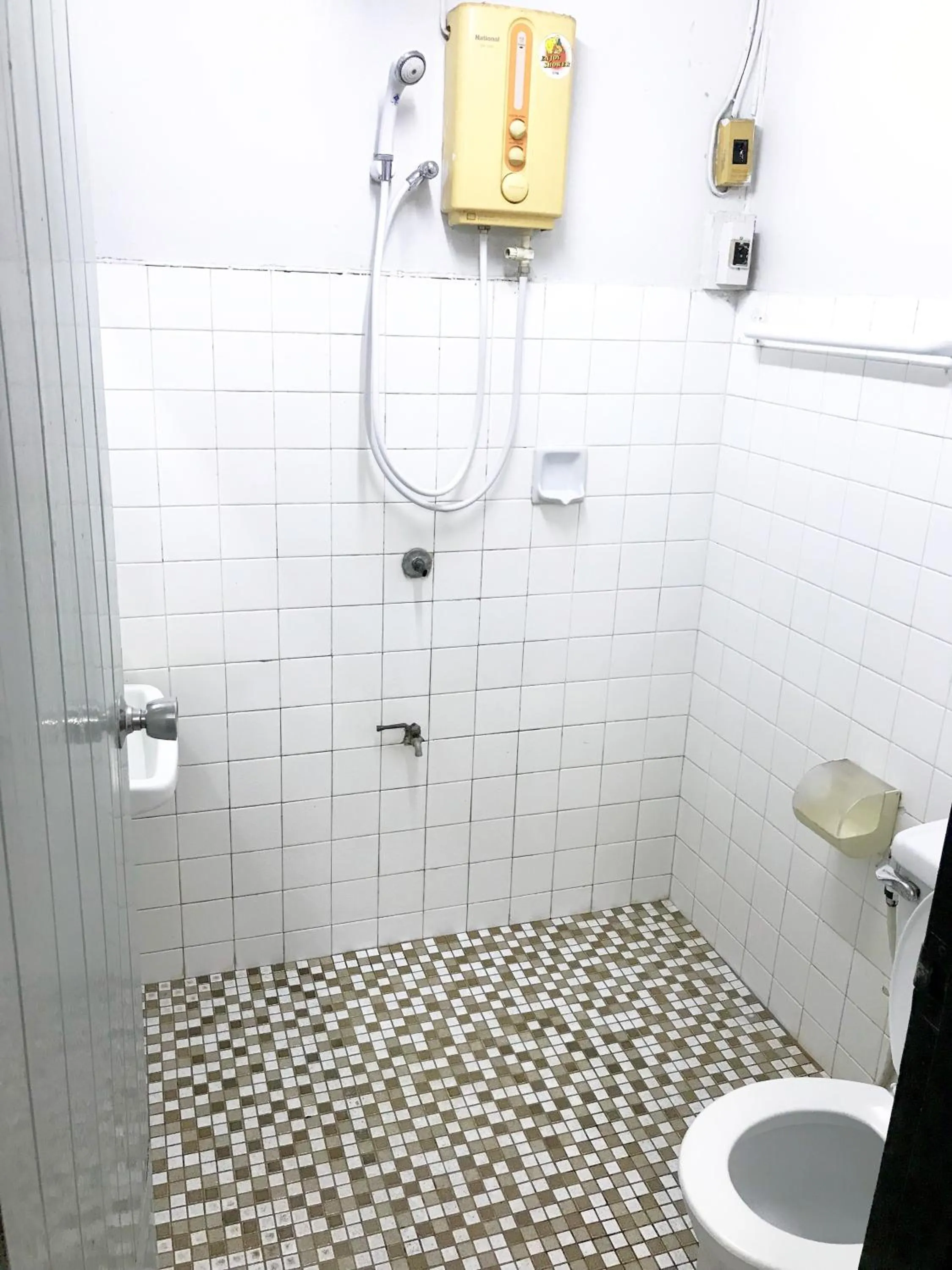 Bathroom in Chomdoi House Hotel