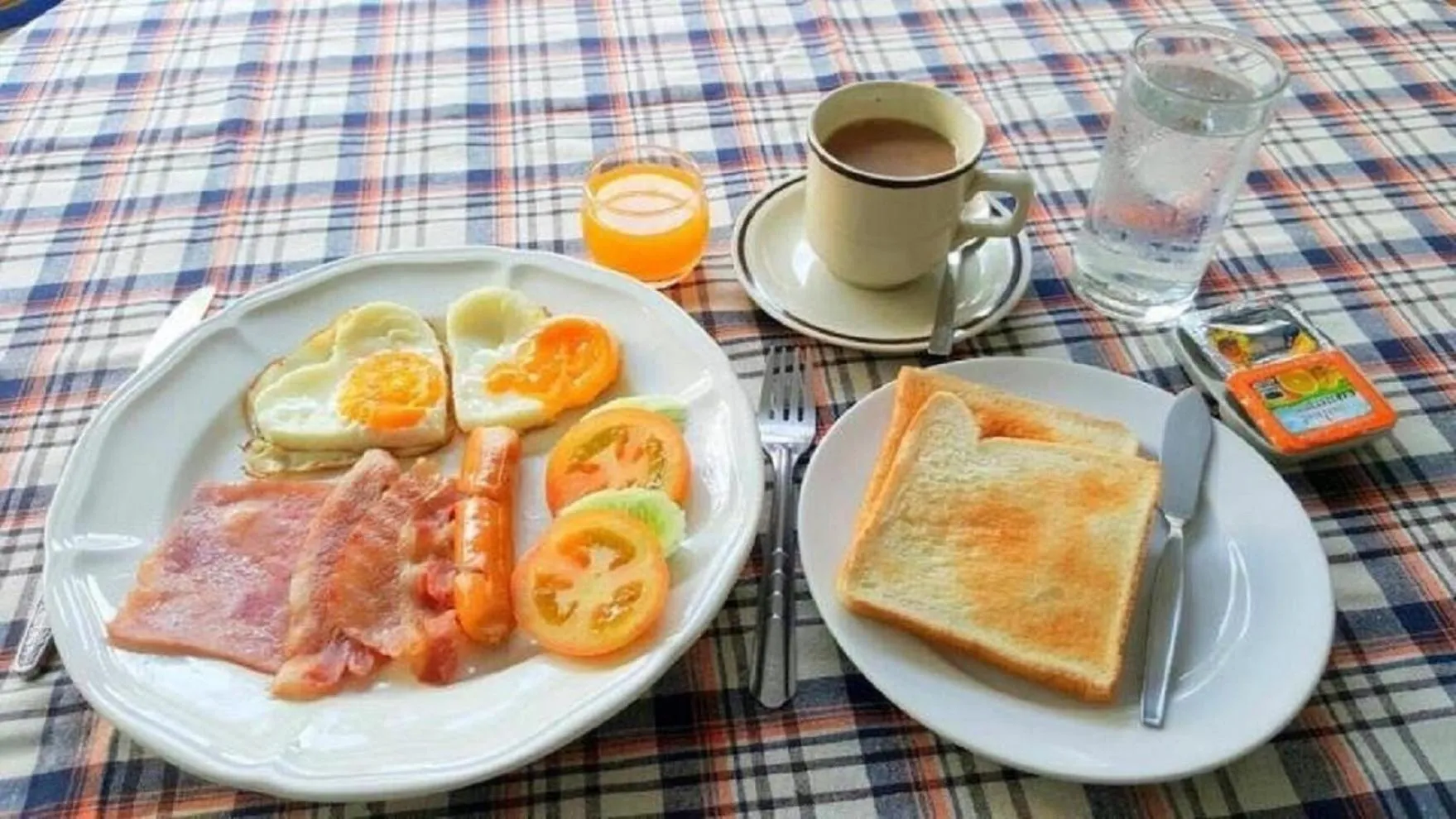 Breakfast in Chomdoi House Hotel