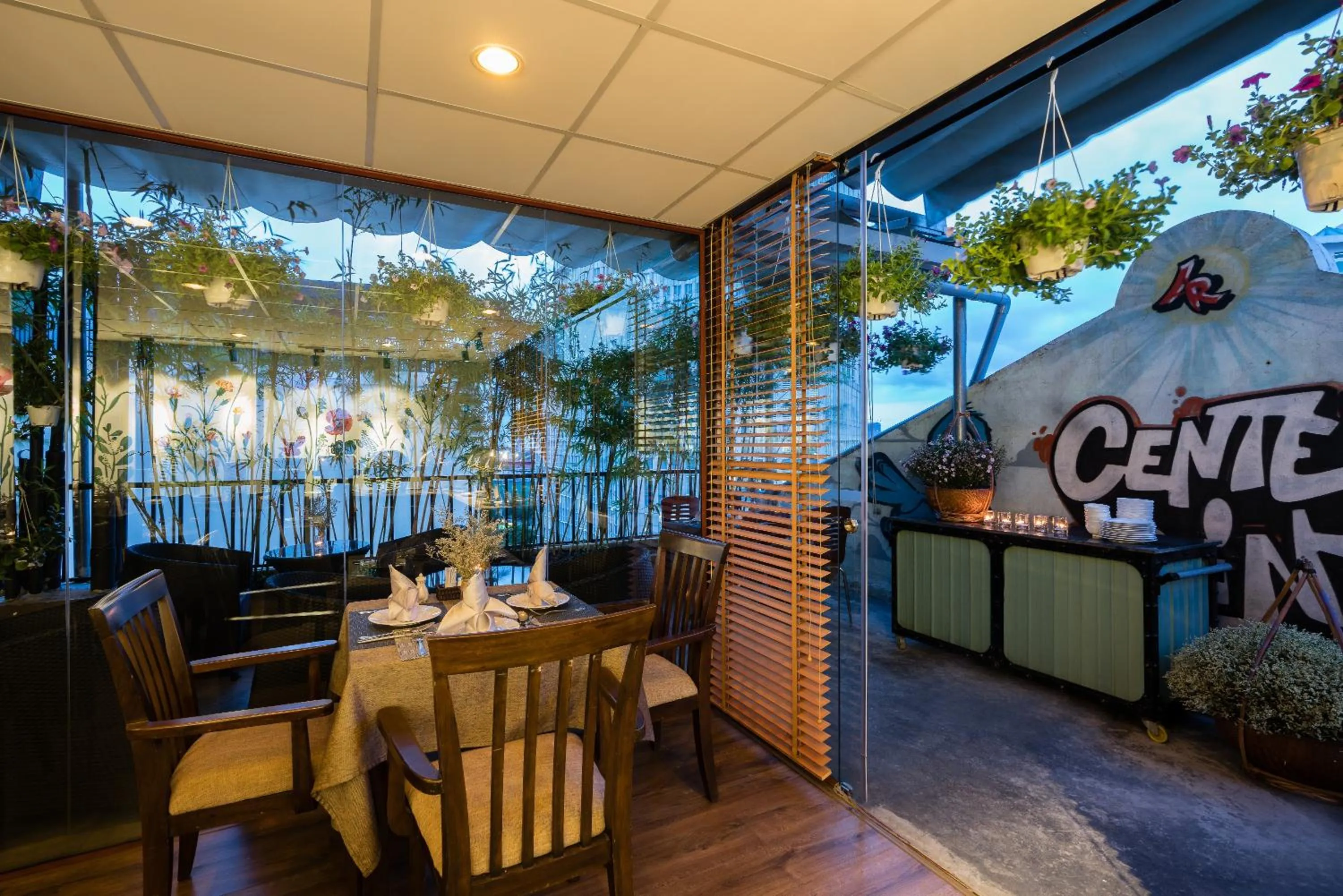 Restaurant/places to eat in Asian Ruby Center Point Hotel & Spa