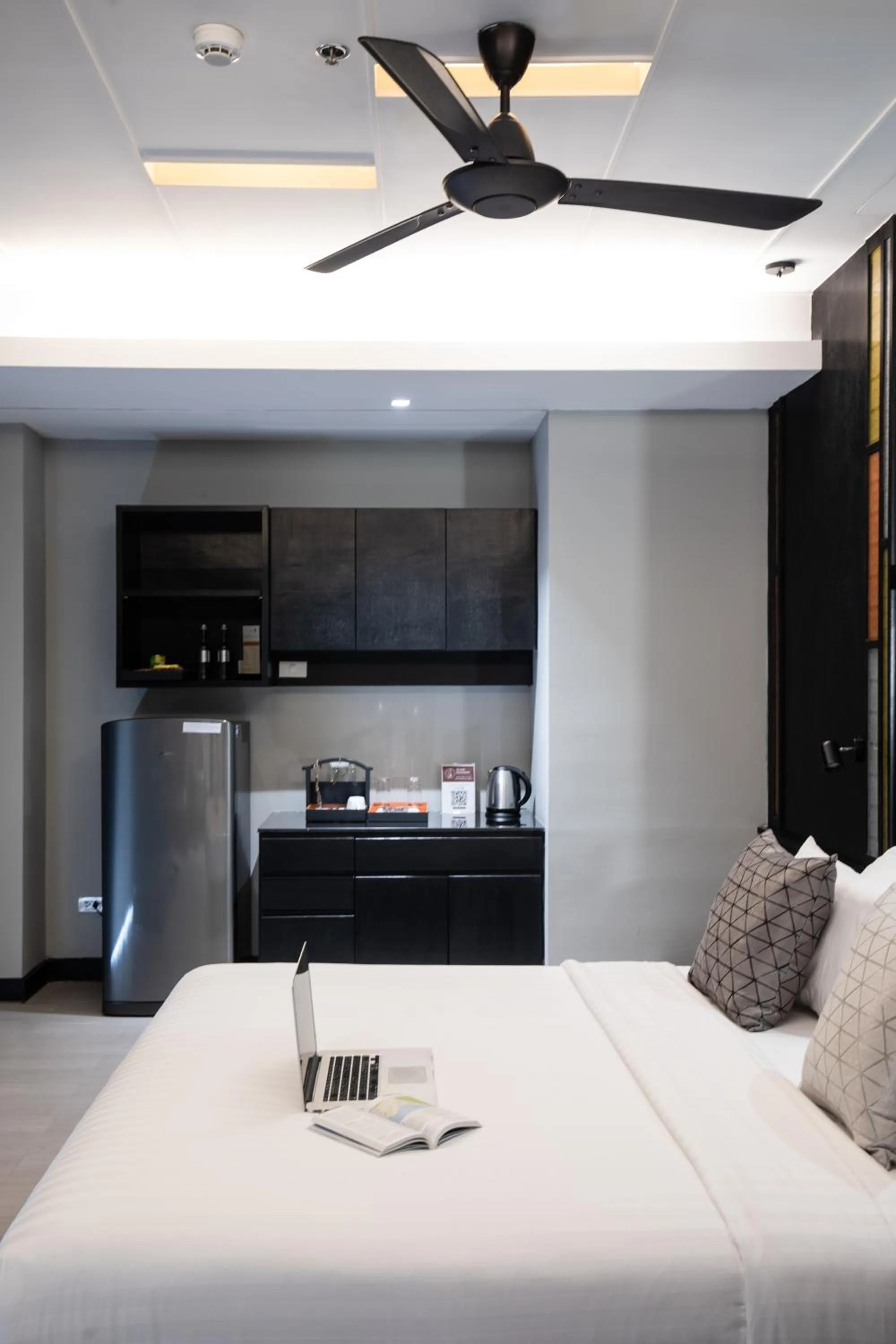 minibar, Bed in De Chai Oriental Nimman - SHA Plus