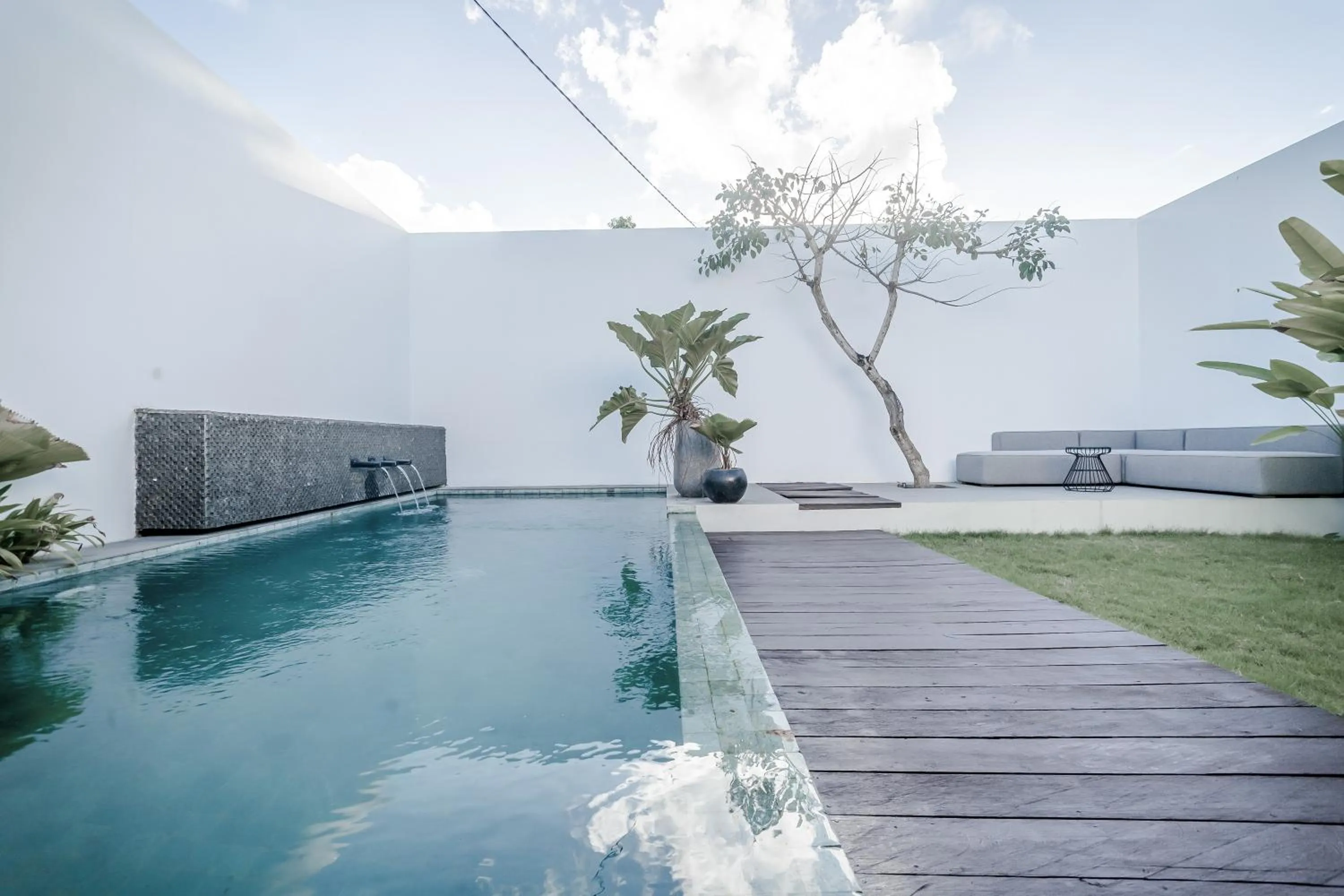 Swimming pool in Mile Stone Villa