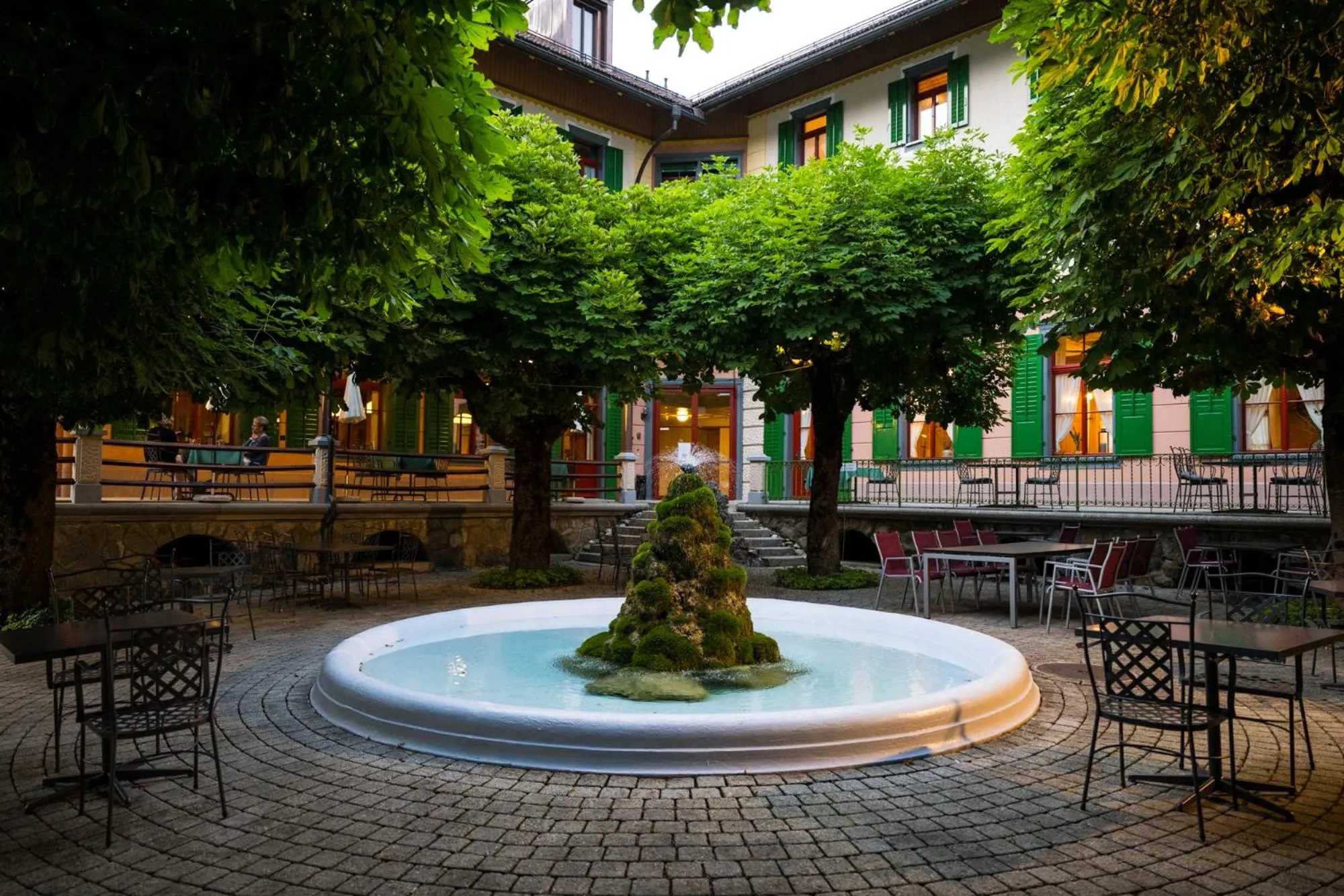 Restaurant/places to eat in FLÜHLI Hotel Kurhaus