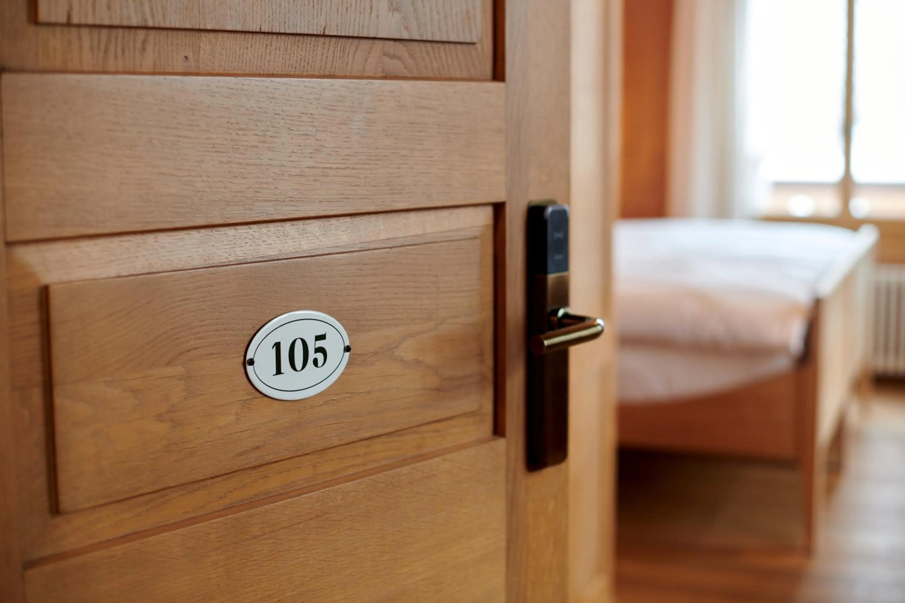 Bedroom, Bed in FLÜHLI Hotel Kurhaus