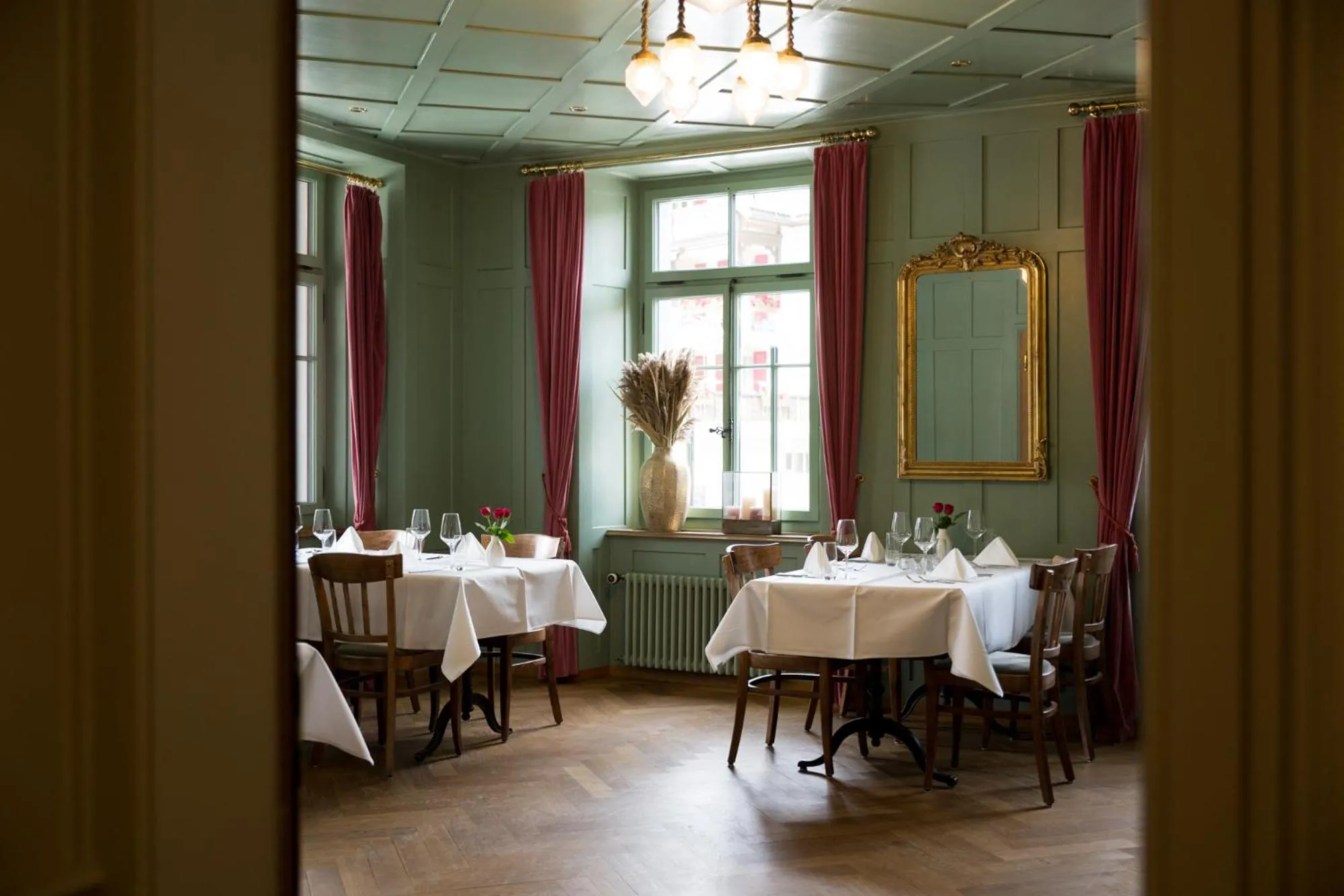 Restaurant/places to eat in FLÜHLI Hotel Kurhaus