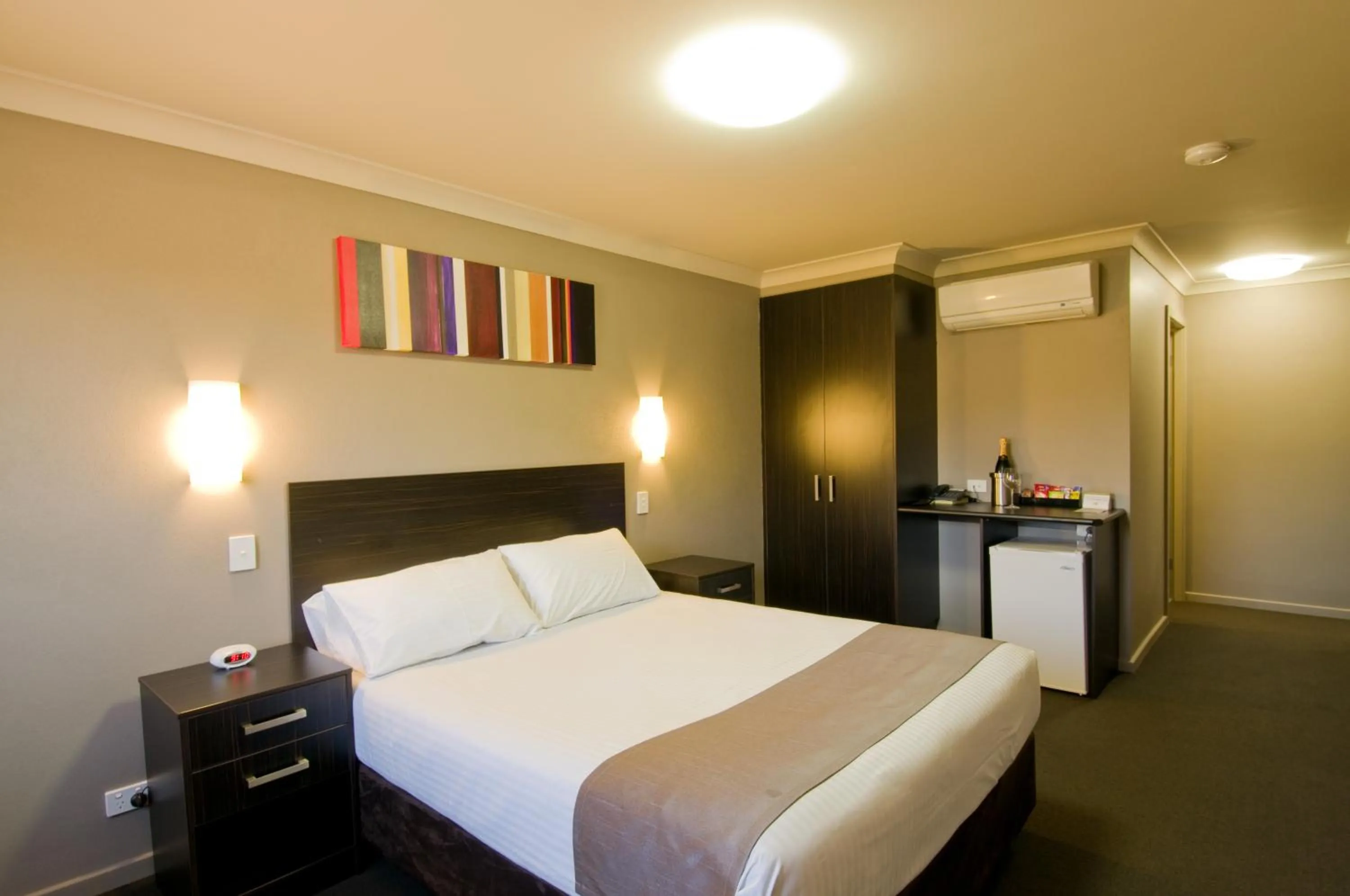 Bed in Best Western Blackbutt Inn