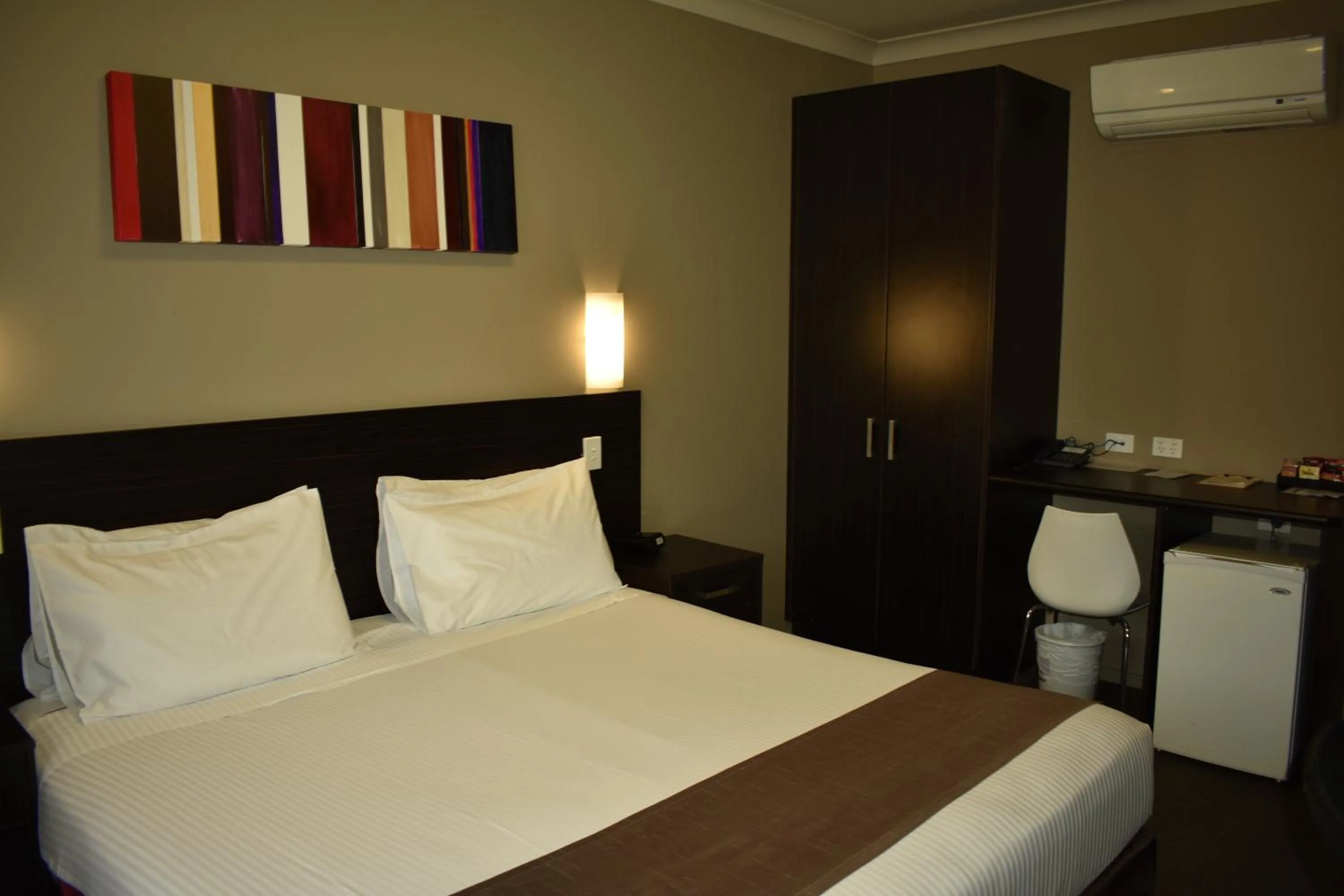 Bed in Best Western Blackbutt Inn