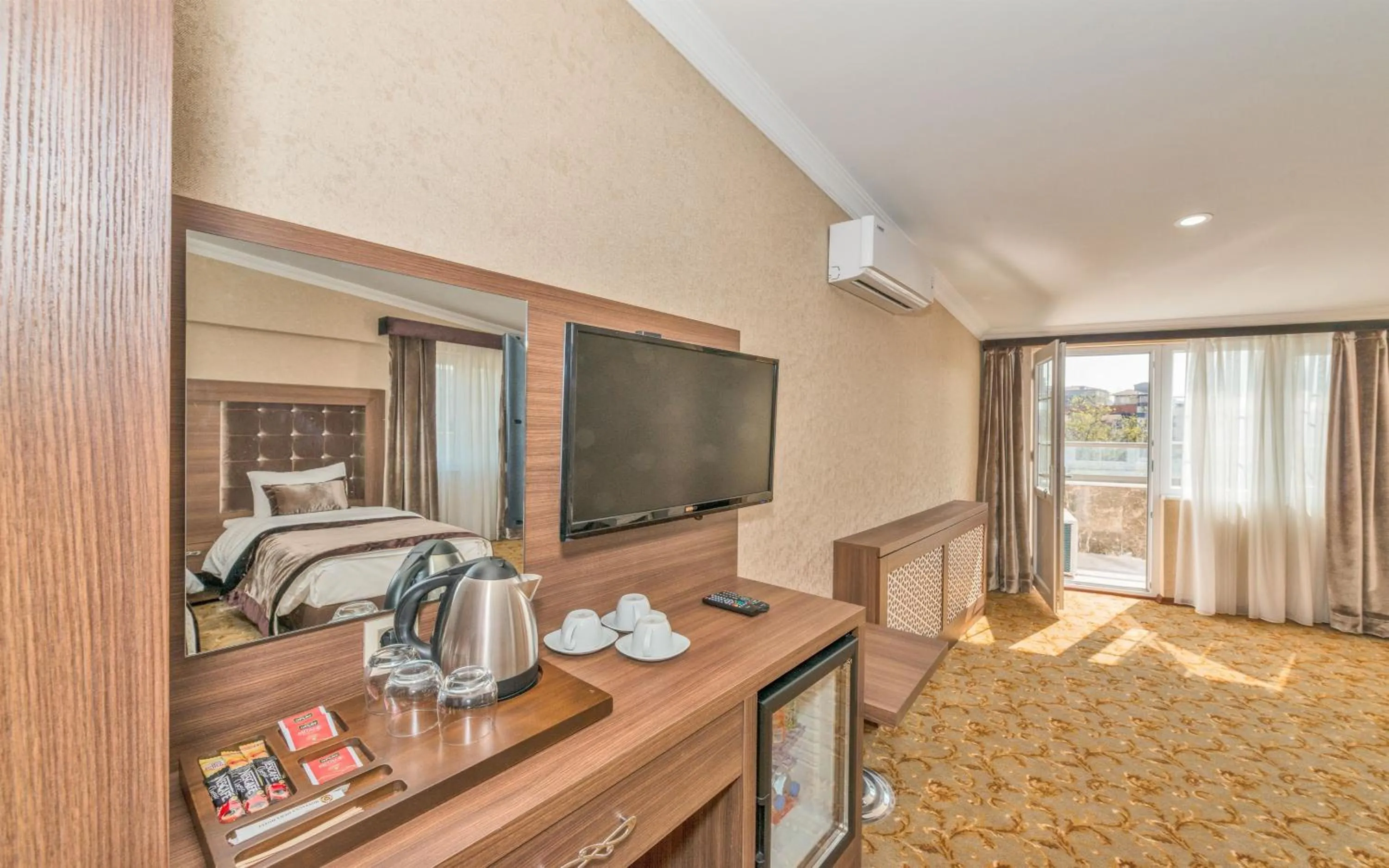 TV and multimedia in Montagna Hera Hotel Taksim