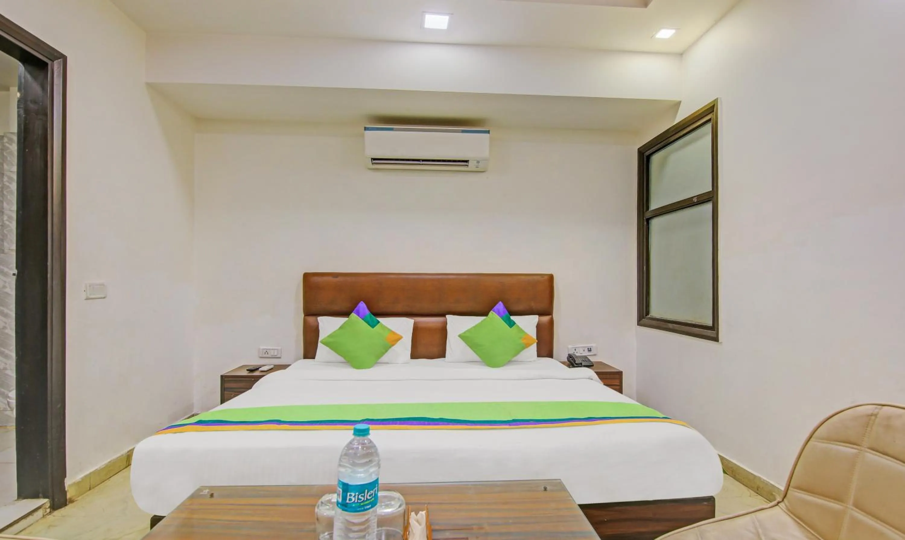 Bedroom, Bed in Itsy Hotels Prime Stay