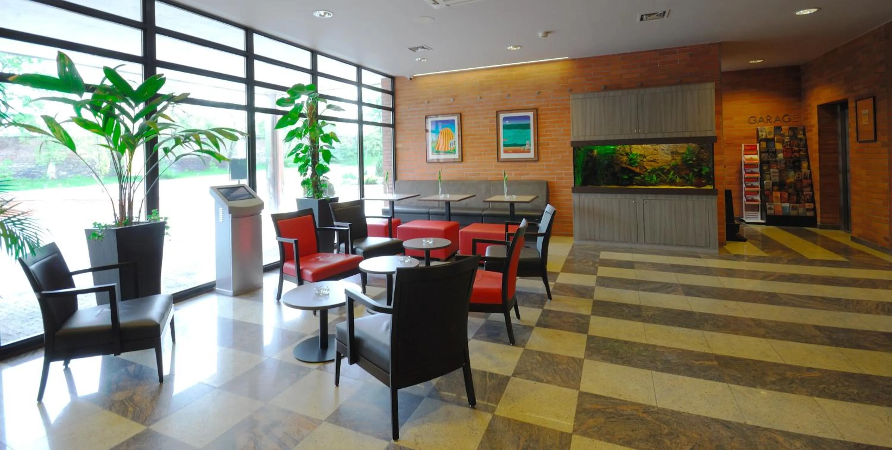 Lobby or reception in Expo Hotel