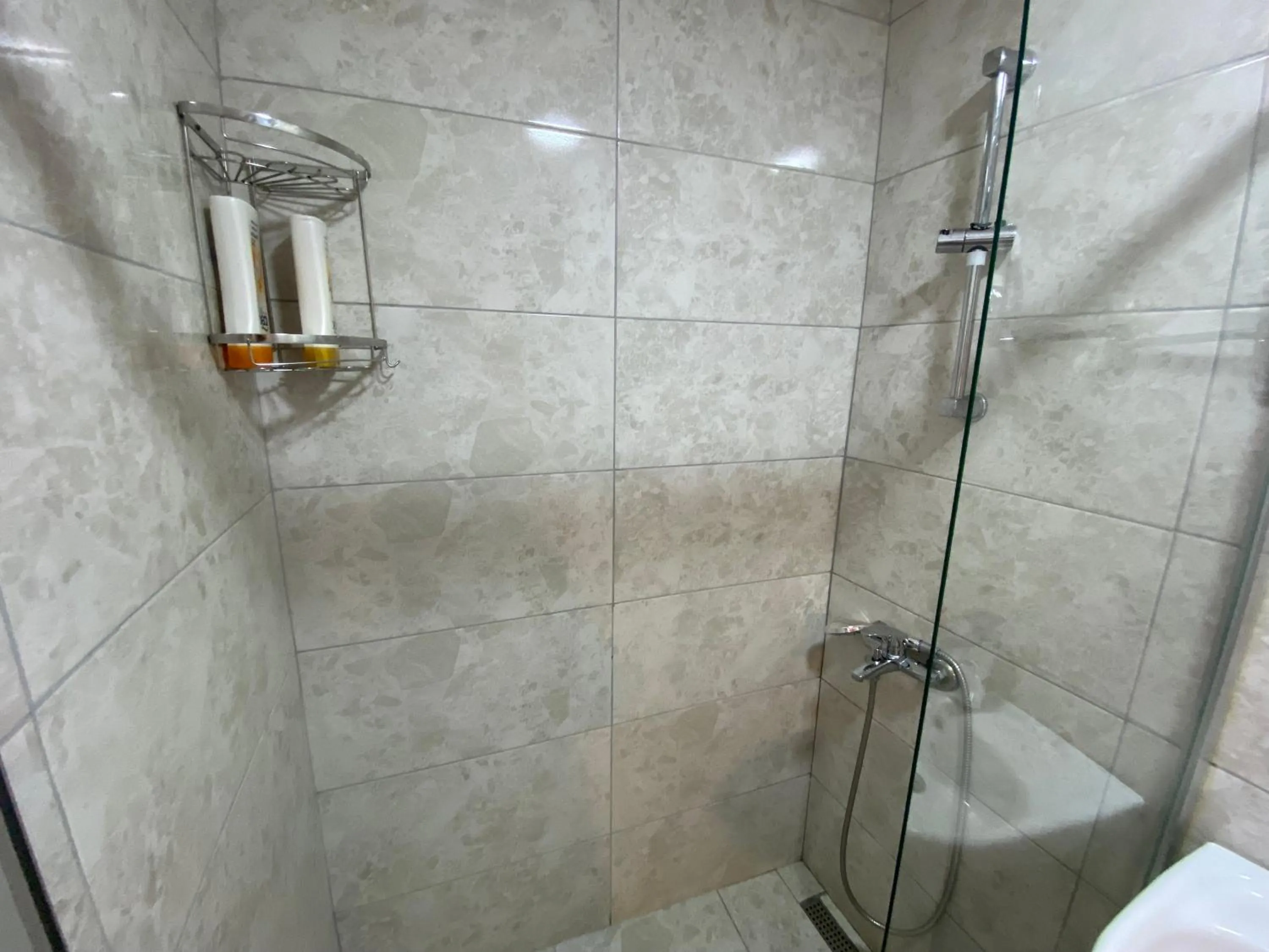 Shower in Meydan Pansiyon Uskudar