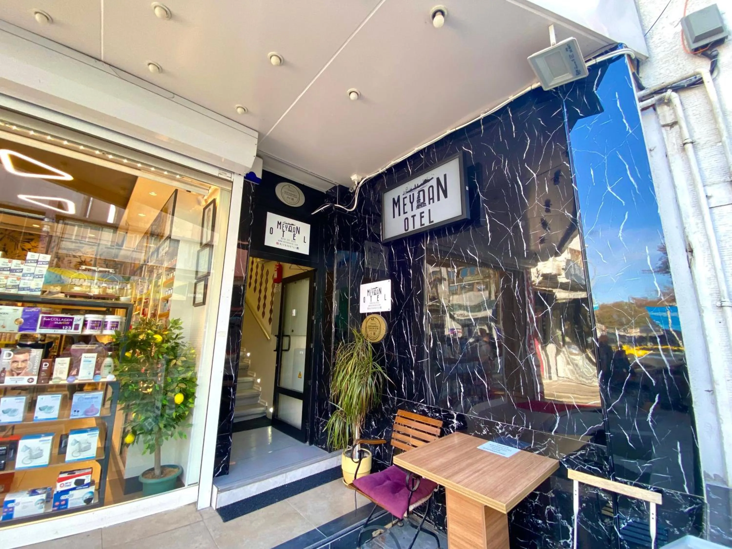 Property building in Meydan Pansiyon Uskudar