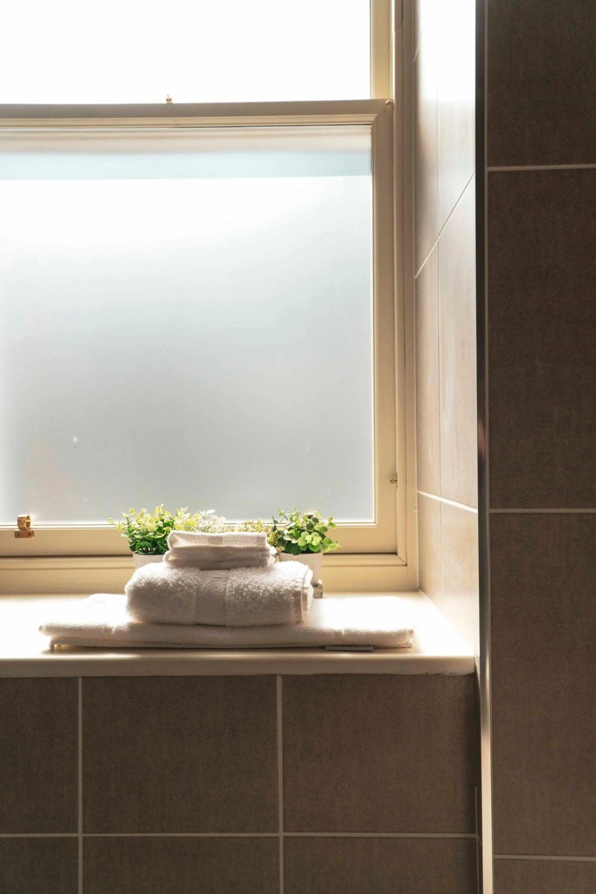 Shower in The Ship Inn