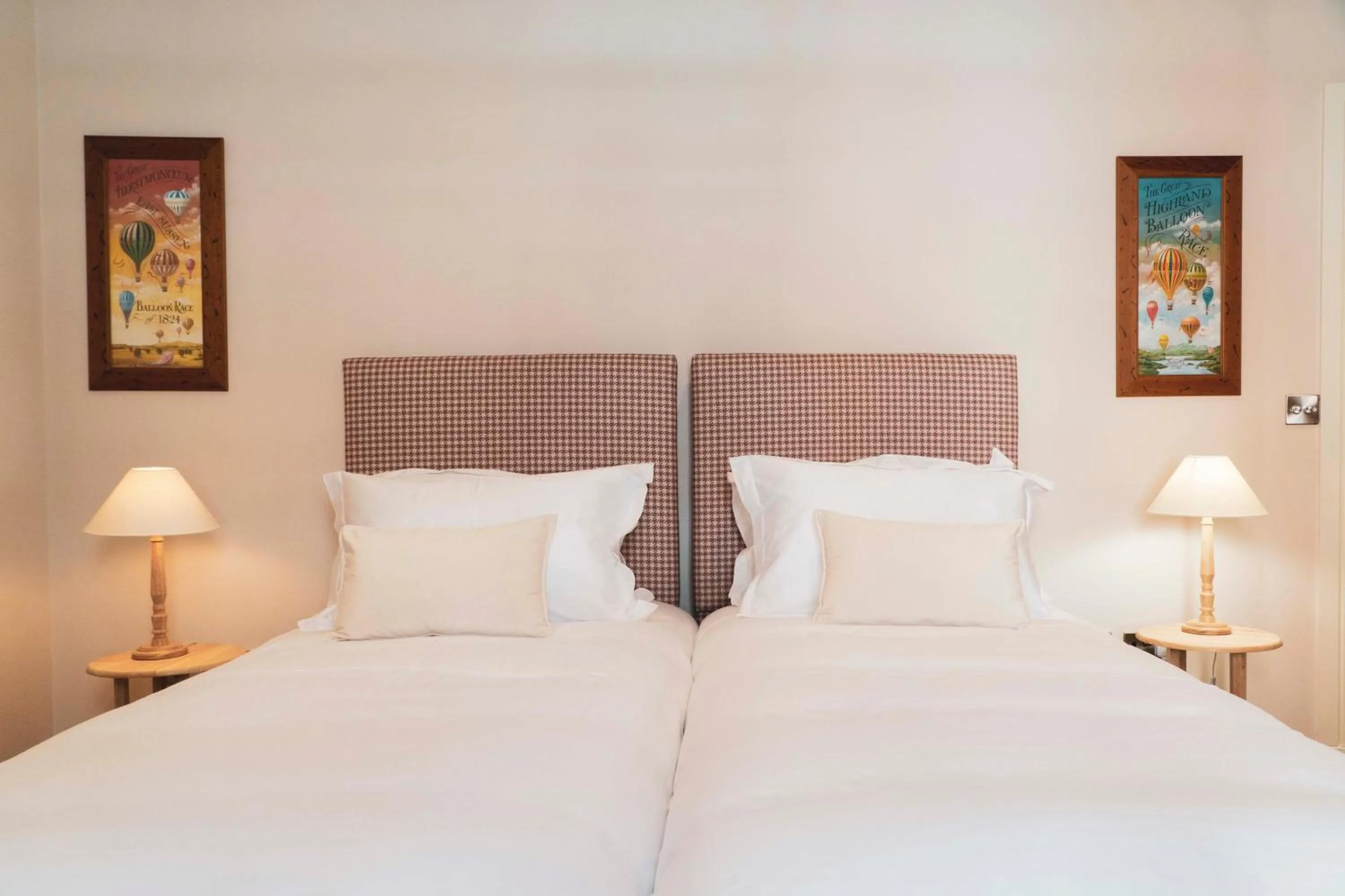 Bedroom, Bed in The Ship Inn