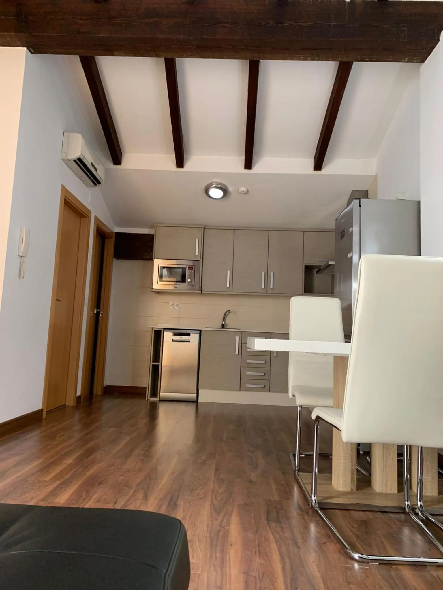 Dining area in Luxury Apartments Puerto Valencia