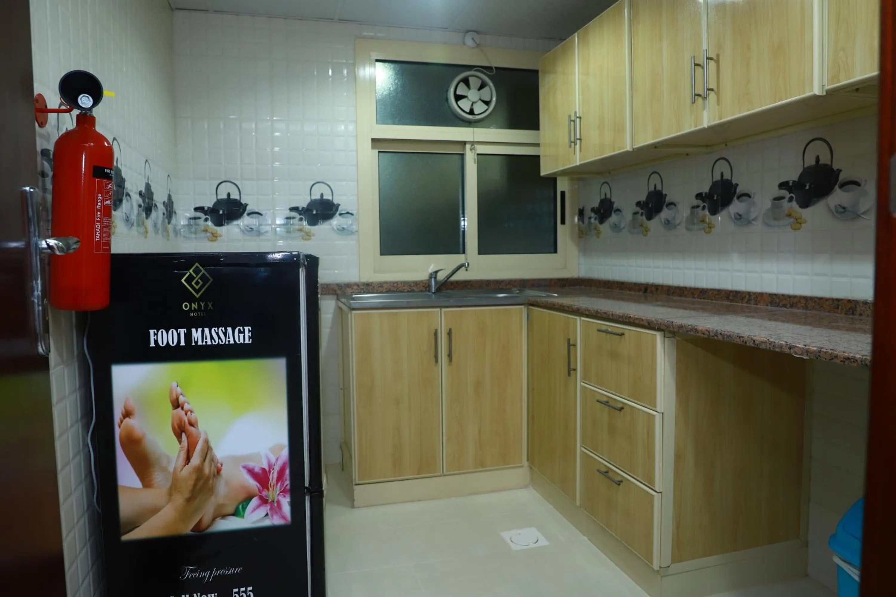 Kitchen or kitchenette in Onyx Hotel Apartments - MAHA HOSPITALITY GROUP