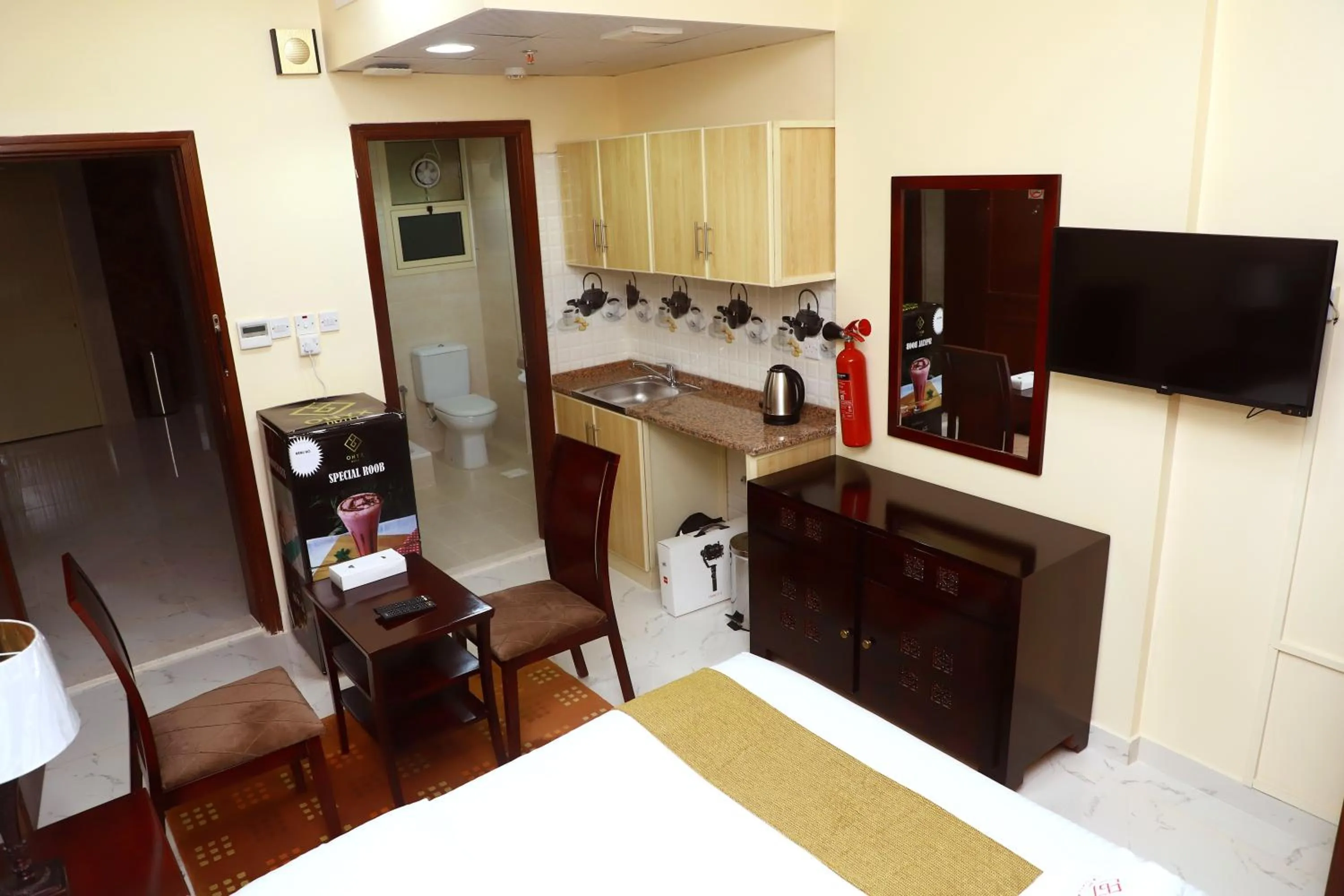 Kitchen or kitchenette in Onyx Hotel Apartments - MAHA HOSPITALITY GROUP