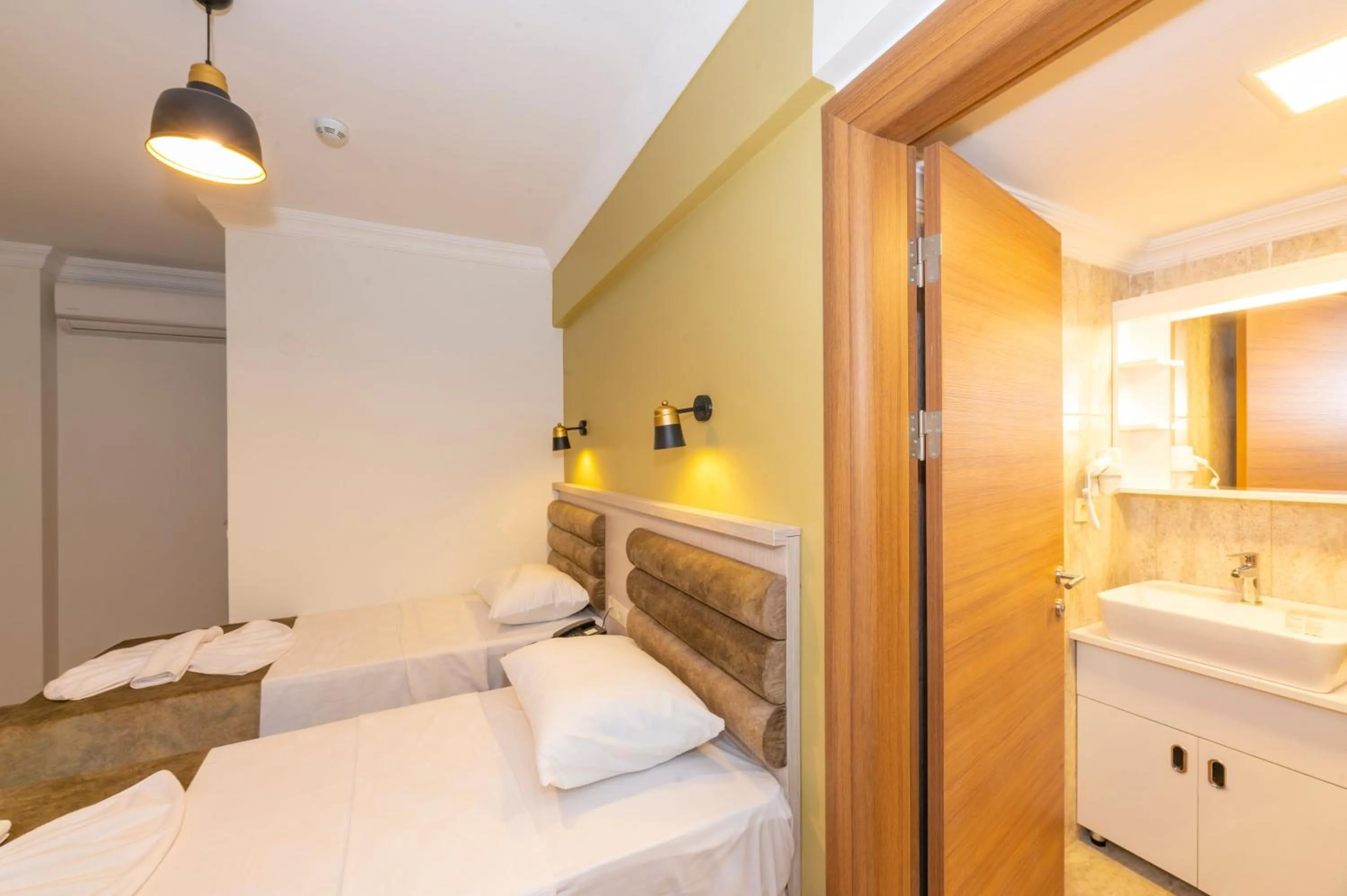 Photo of the whole room, Bed in Bazaar Hotels Old City